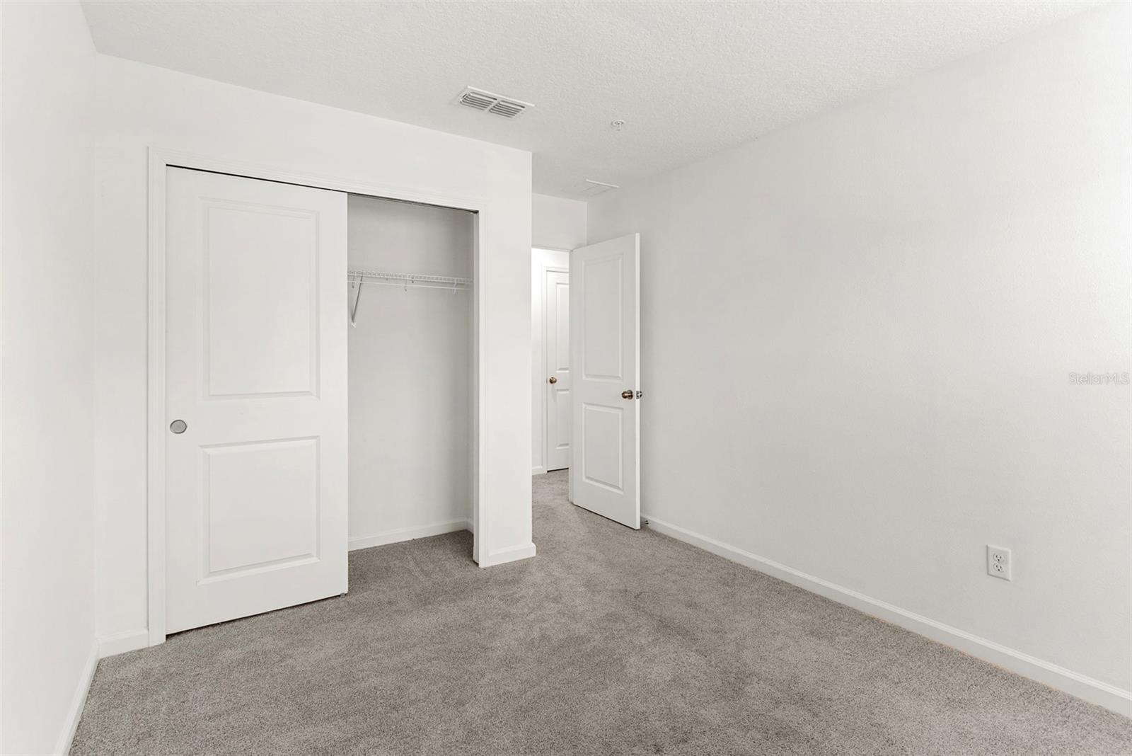 Image 19 of 37 For 11607 Sunsail Avenue