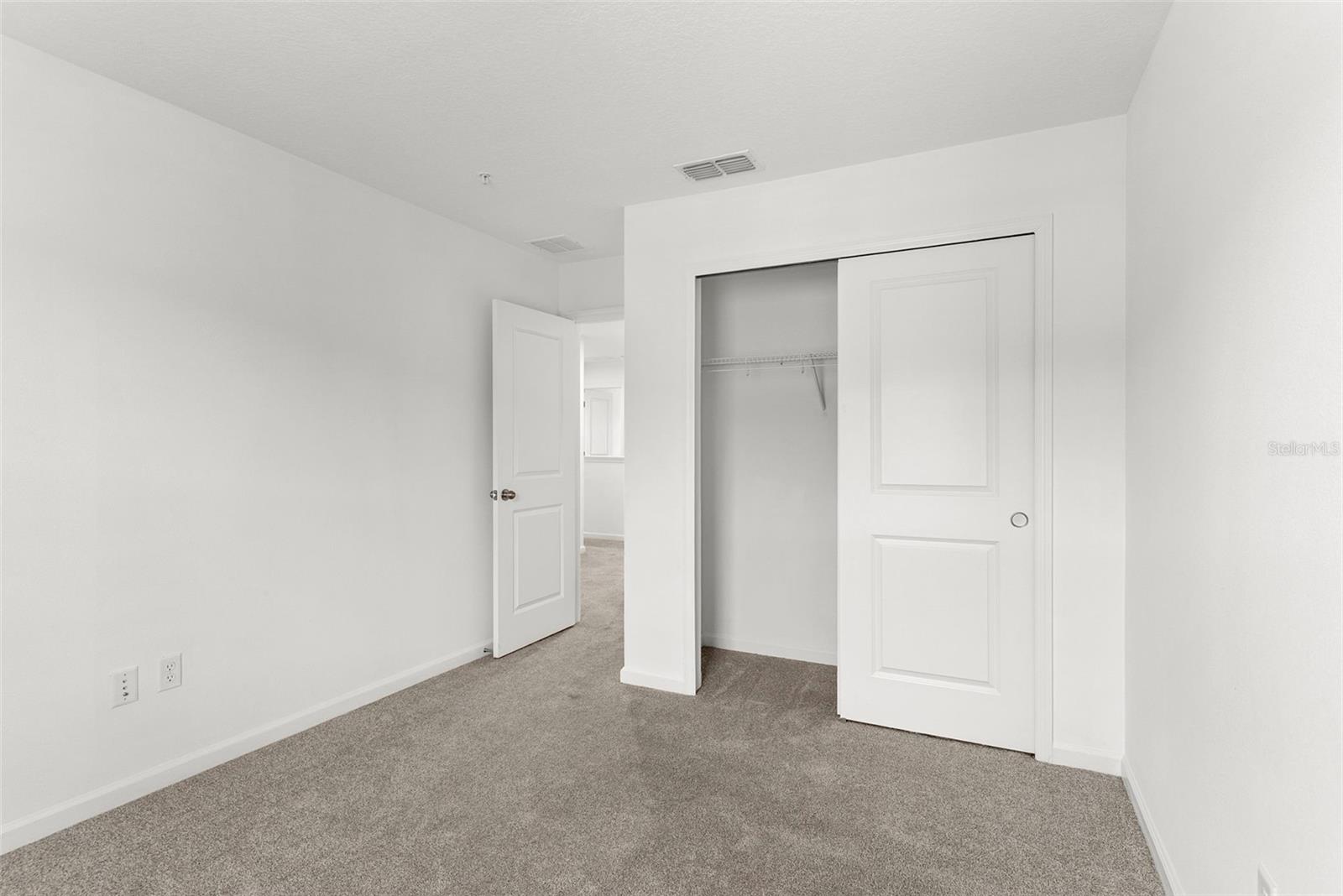 Image 22 of 37 For 11607 Sunsail Avenue