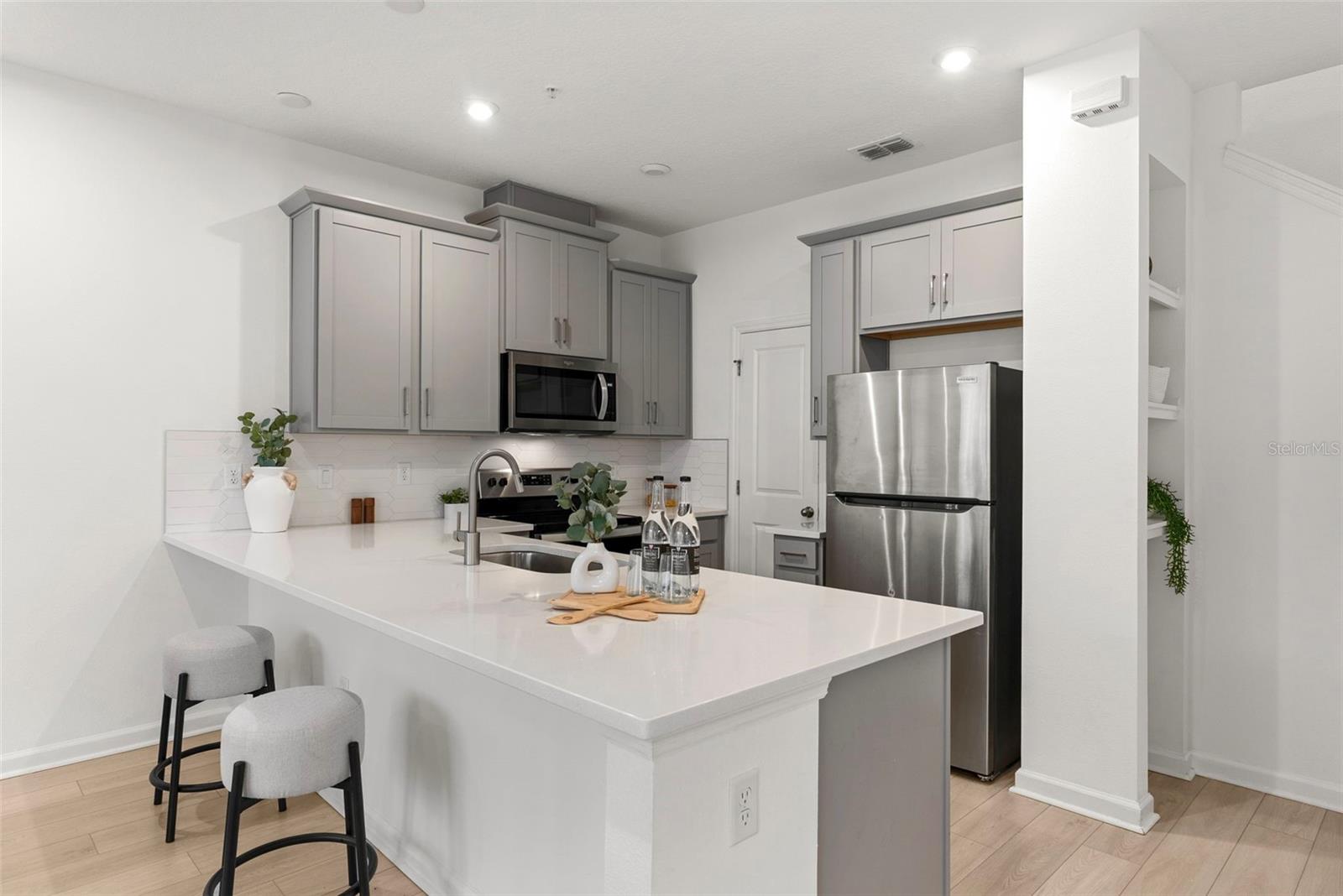 Image 9 of 37 For 11607 Sunsail Avenue