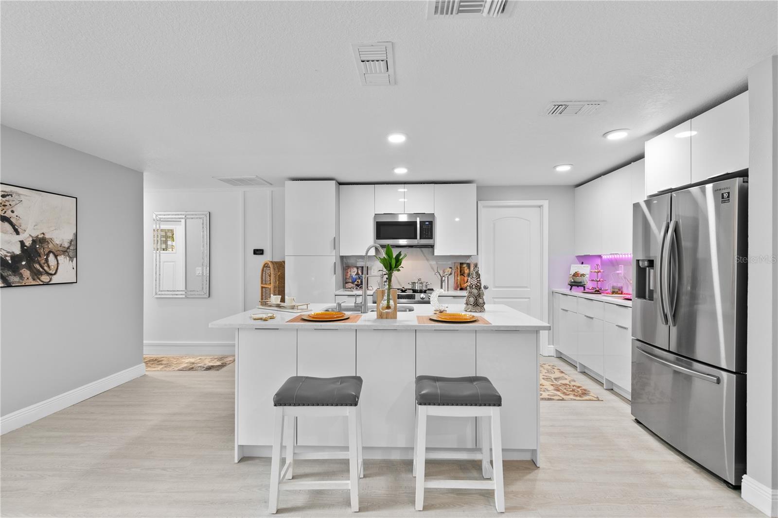 Image 15 of 35 For 3201 Martin Street