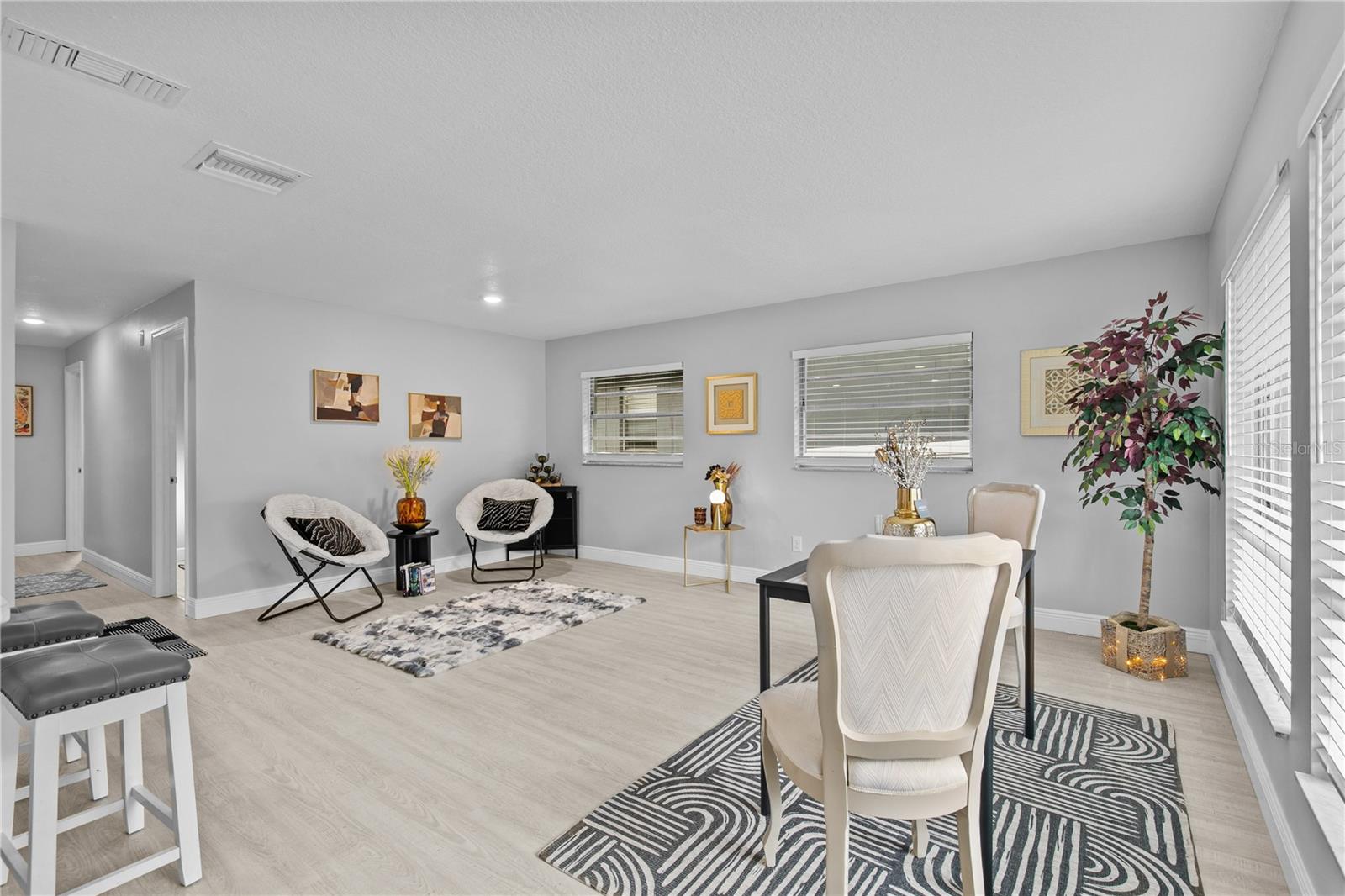 Image 18 of 35 For 3201 Martin Street