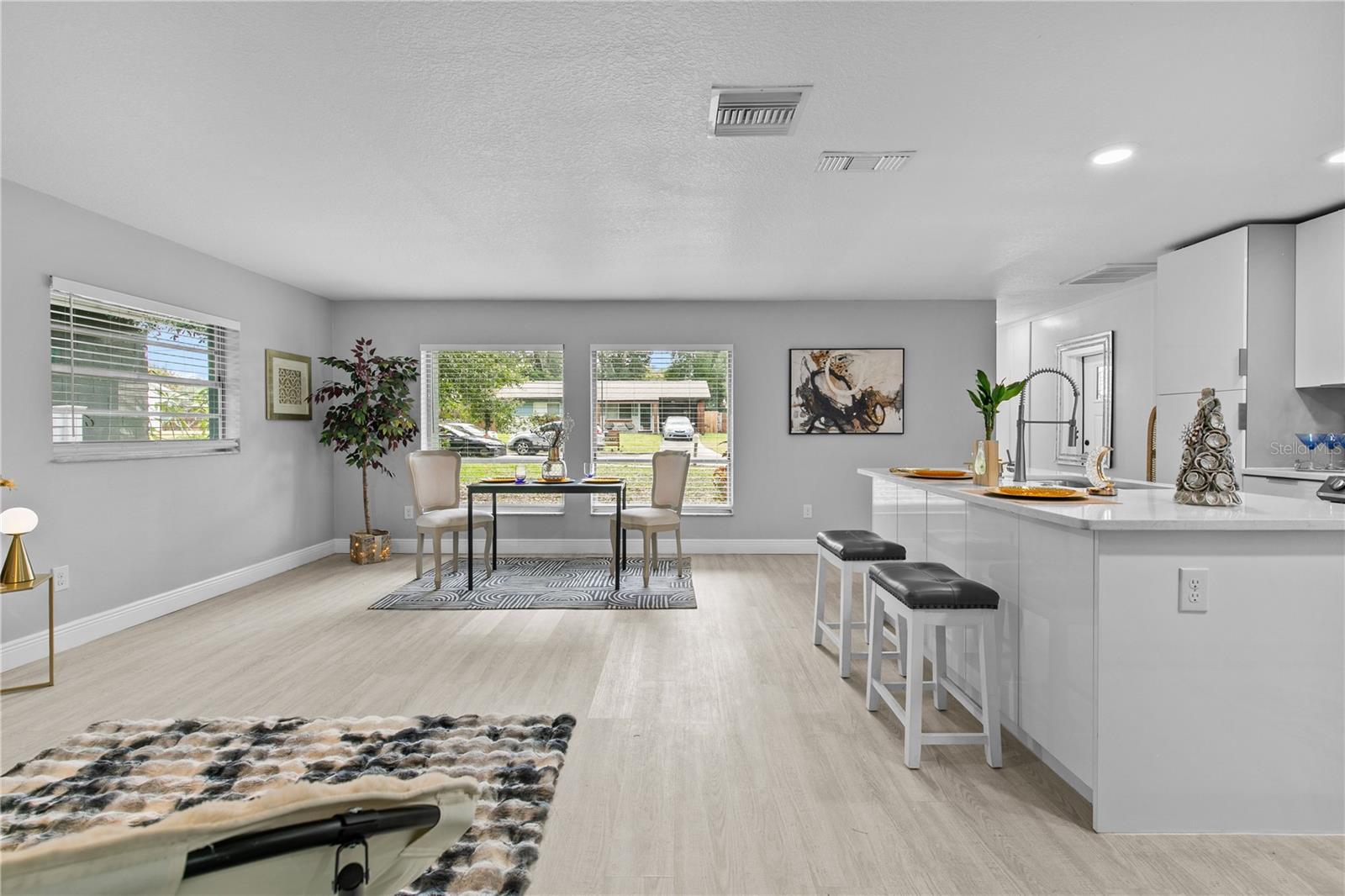 Image 21 of 35 For 3201 Martin Street