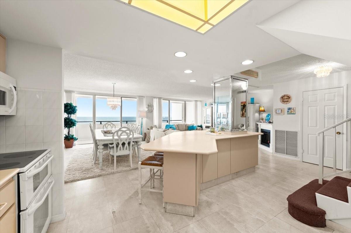 Image 15 of 62 For 901 Atlantic Avenue Ph3