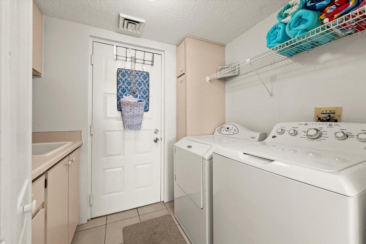 Image 16 of 62 For 901 Atlantic Avenue Ph3