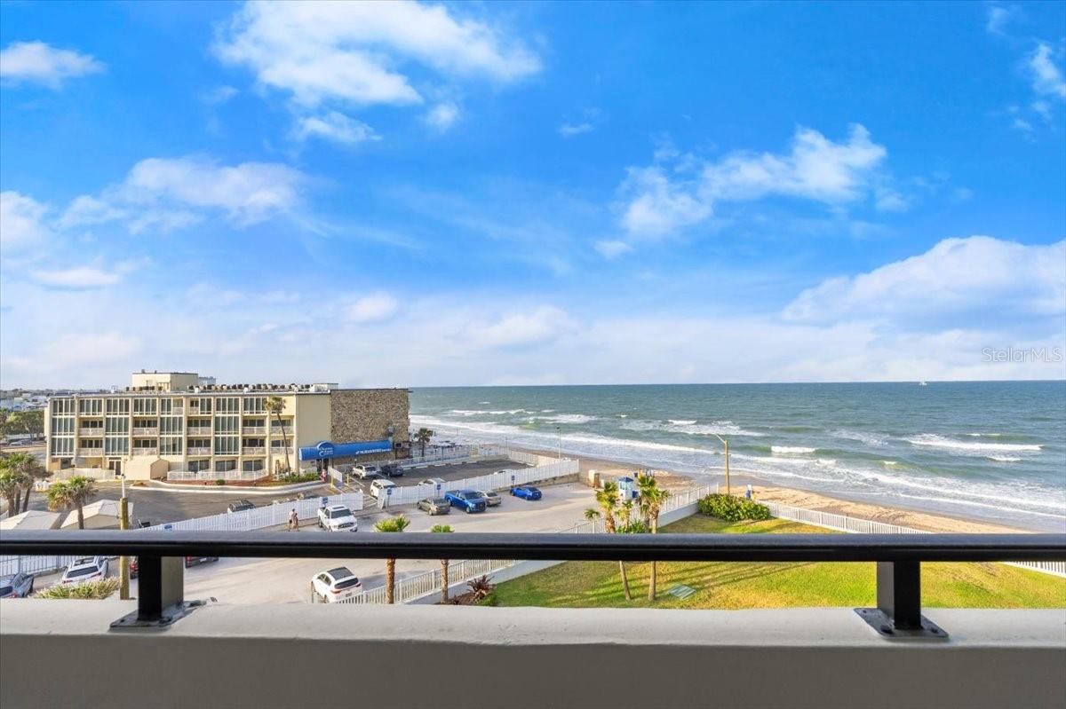 Image 19 of 62 For 901 Atlantic Avenue Ph3