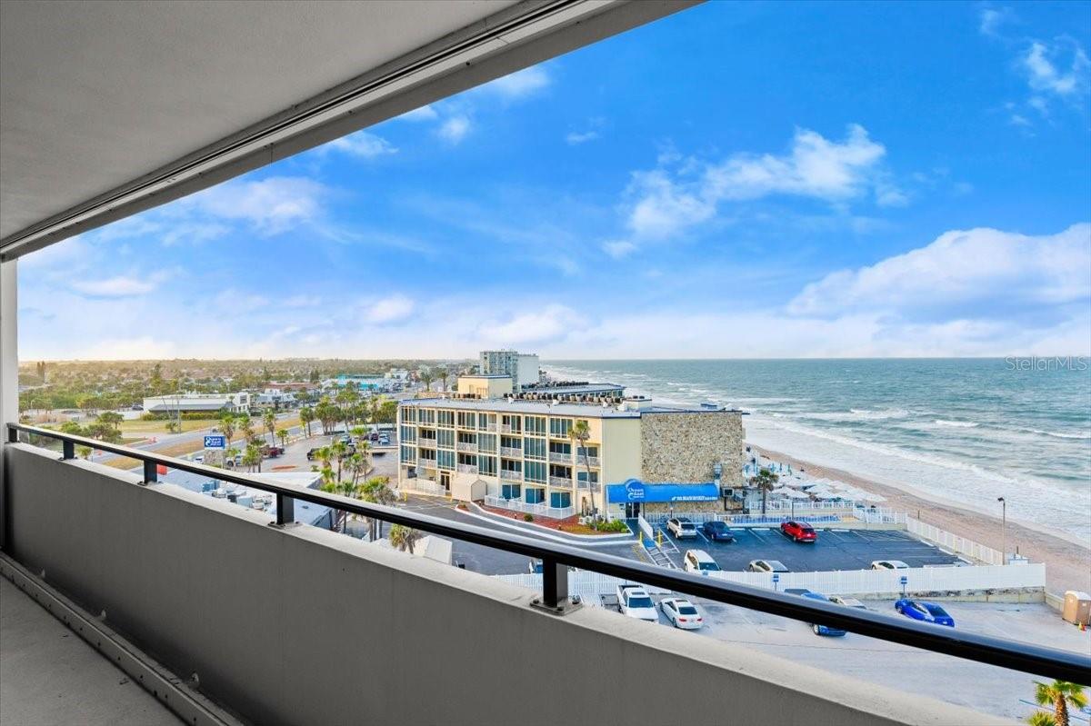 Image 32 of 62 For 901 Atlantic Avenue Ph3