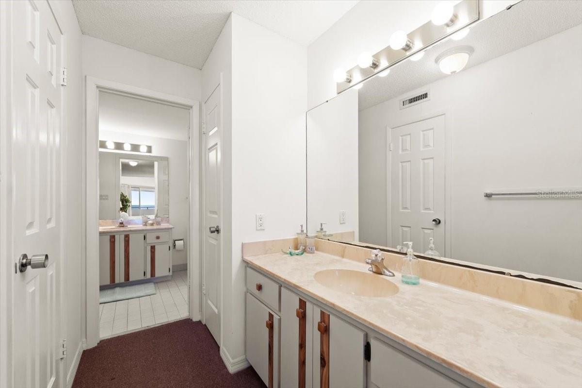 Image 35 of 62 For 901 Atlantic Avenue Ph3