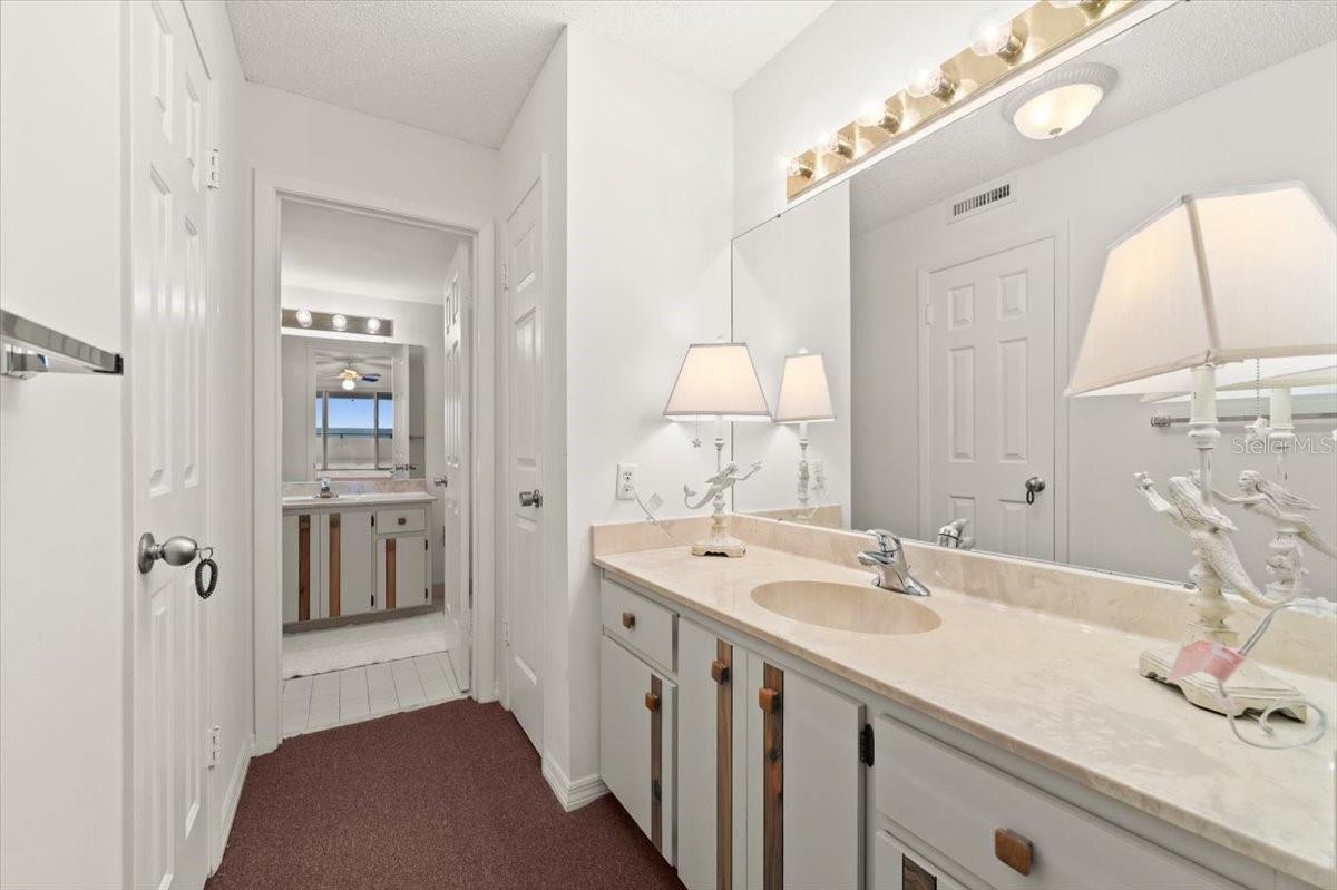 Image 47 of 62 For 901 Atlantic Avenue Ph3