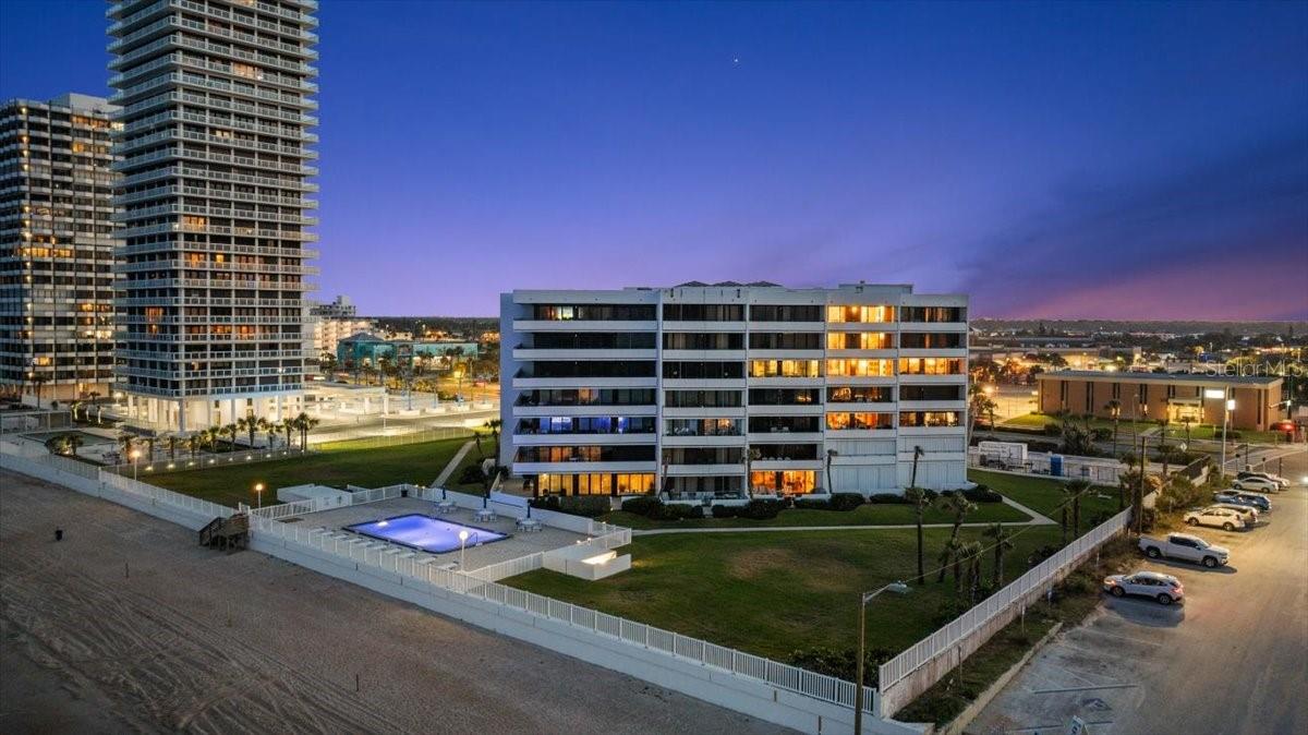 Image 59 of 62 For 901 Atlantic Avenue Ph3