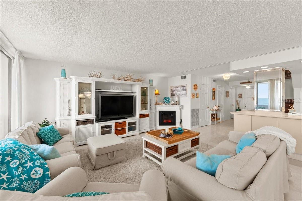 Image 7 of 62 For 901 Atlantic Avenue Ph3