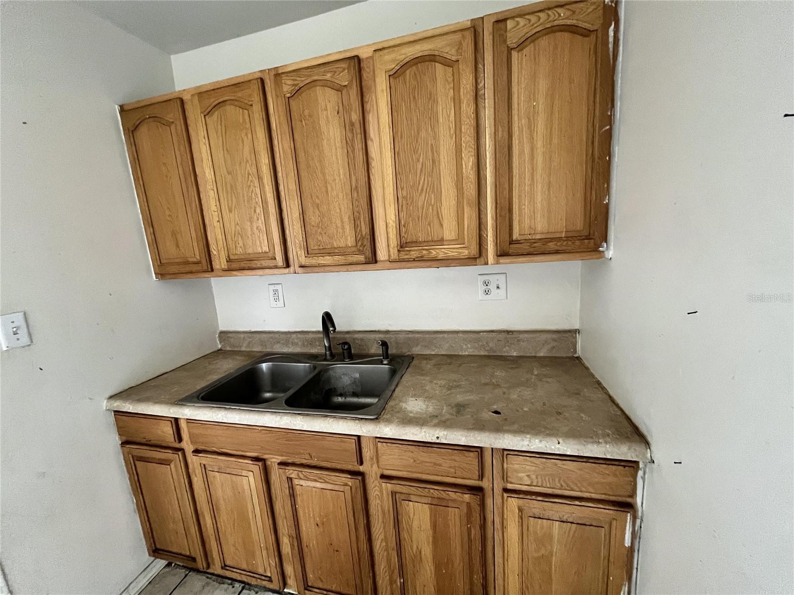 Image 6 of 9 For 311 Magnolia Street 2