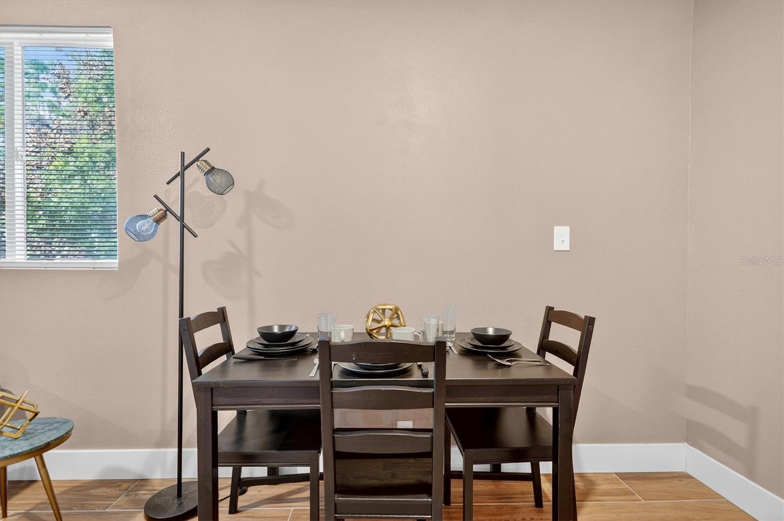 Image 14 of 48 For 917 Mack Avenue