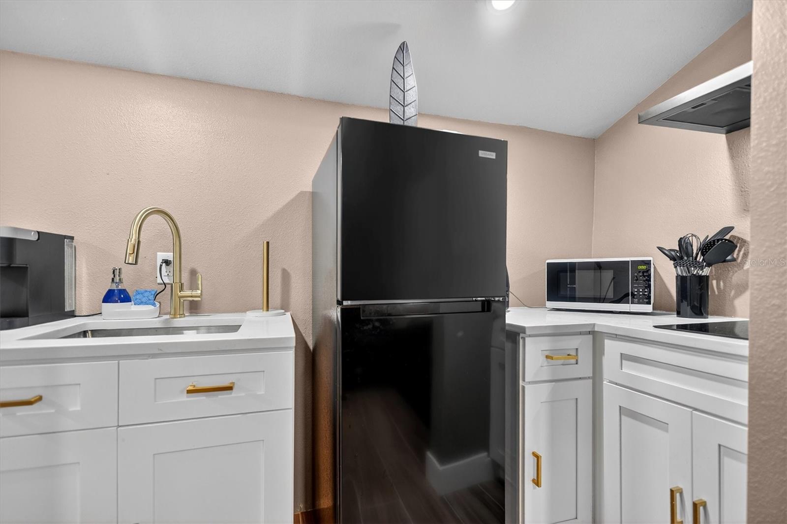 Image 19 of 48 For 917 Mack Avenue