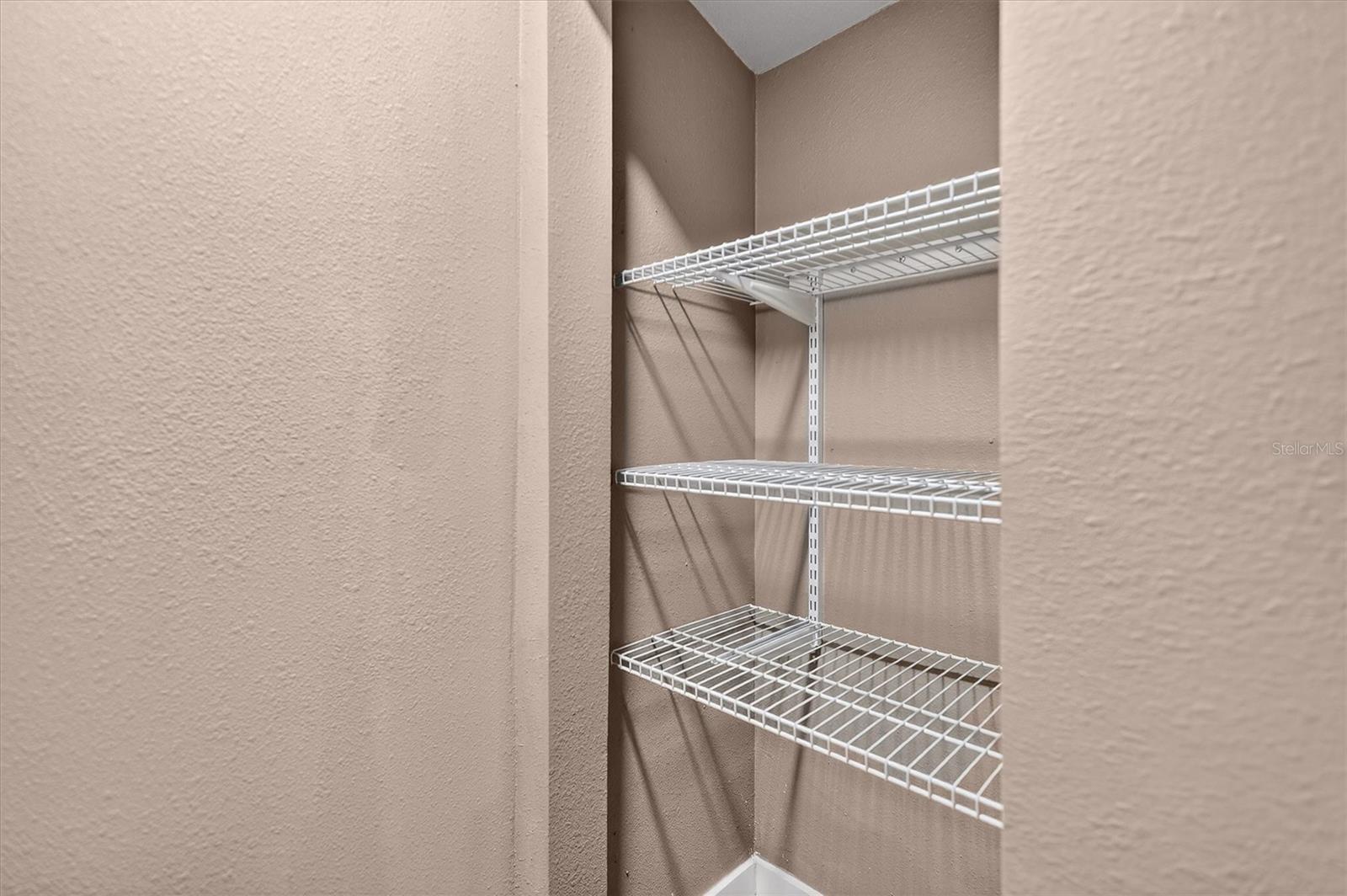 Image 24 of 48 For 917 Mack Avenue