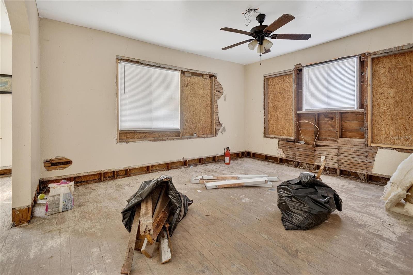 Image 43 of 48 For 917 Mack Avenue