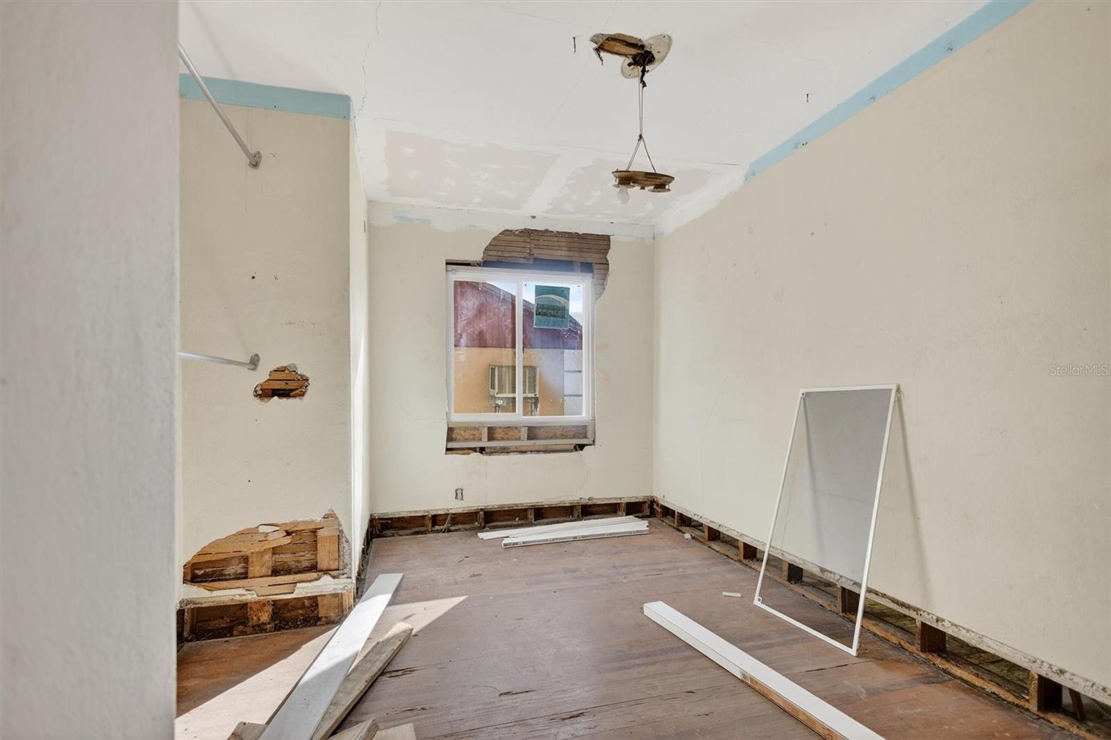 Image 45 of 48 For 917 Mack Avenue