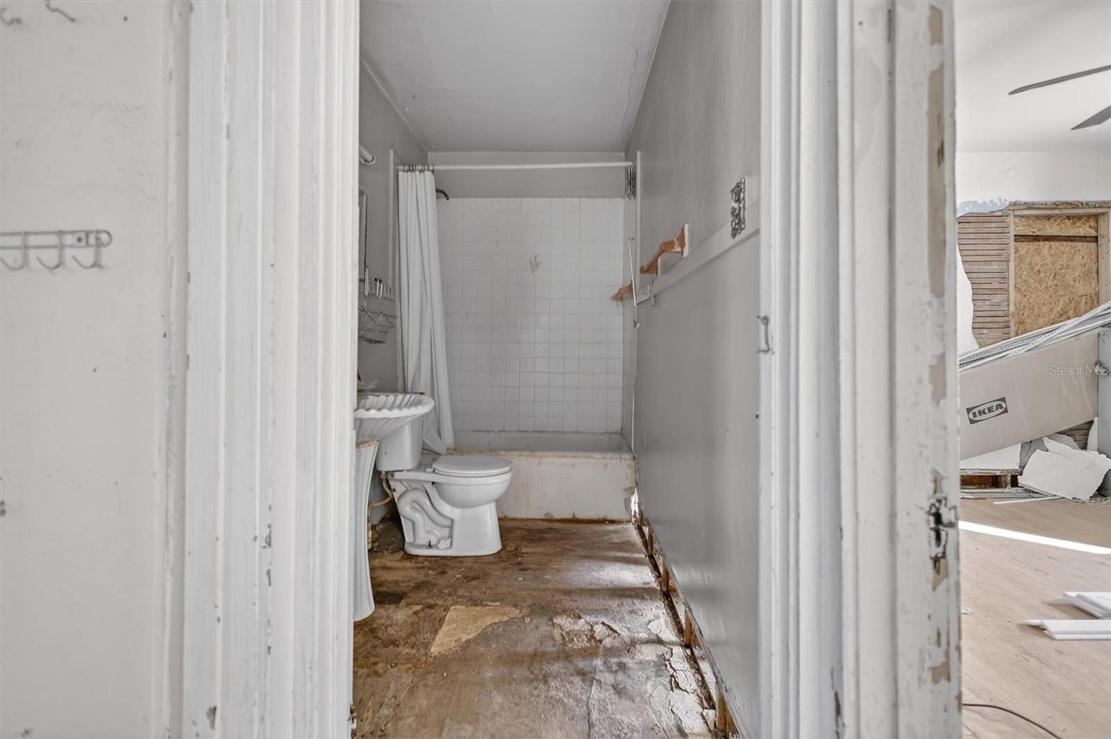 Image 46 of 48 For 917 Mack Avenue