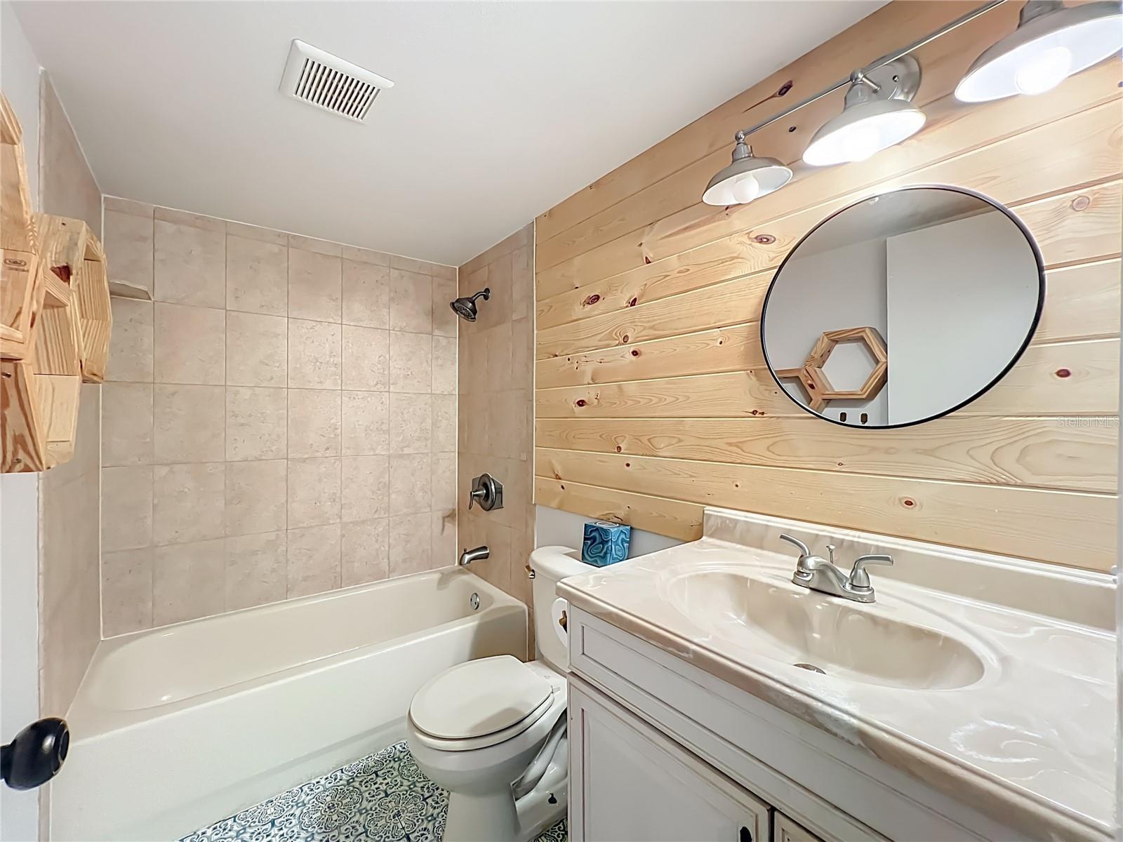 Image 33 of 71 For 233 Crown Oaks Way 233