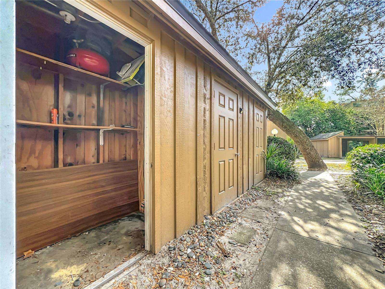 Image 38 of 71 For 233 Crown Oaks Way 233