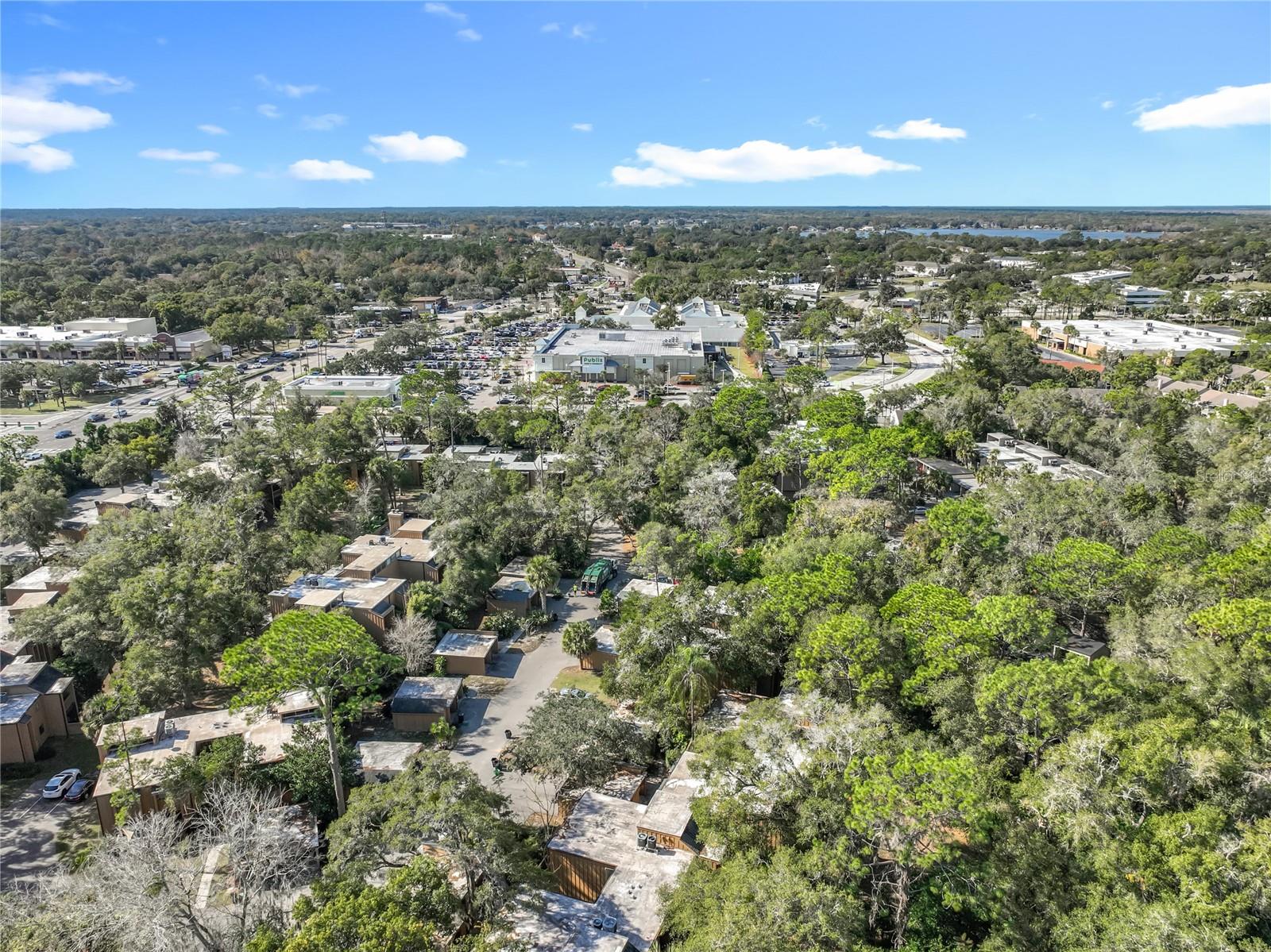 Image 40 of 71 For 233 Crown Oaks Way 233