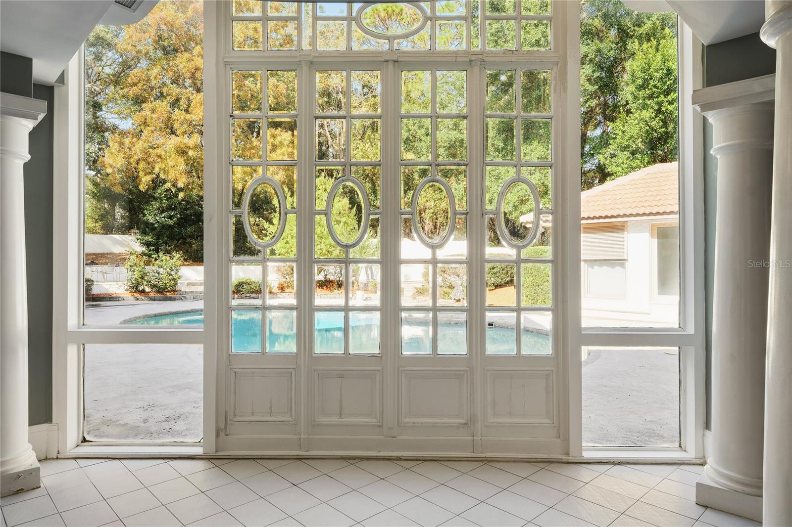 Image 14 of 42 For 803 Sweetwater Club Boulevard