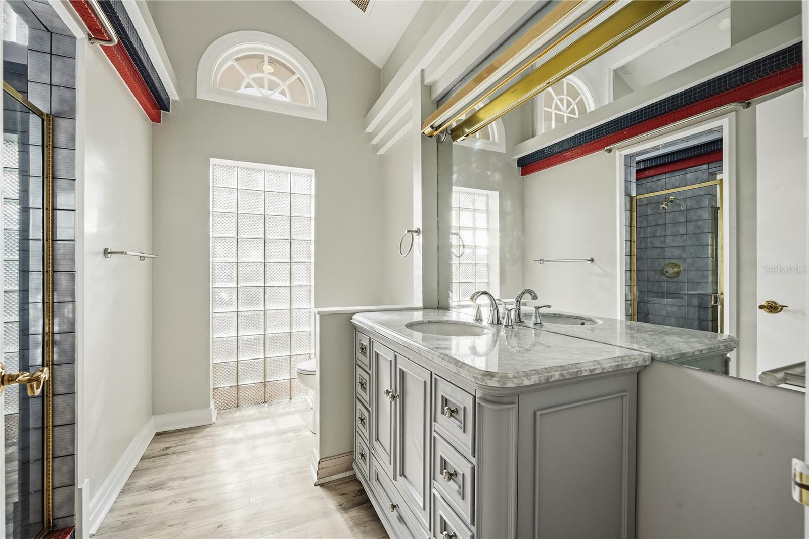 Image 22 of 42 For 803 Sweetwater Club Boulevard