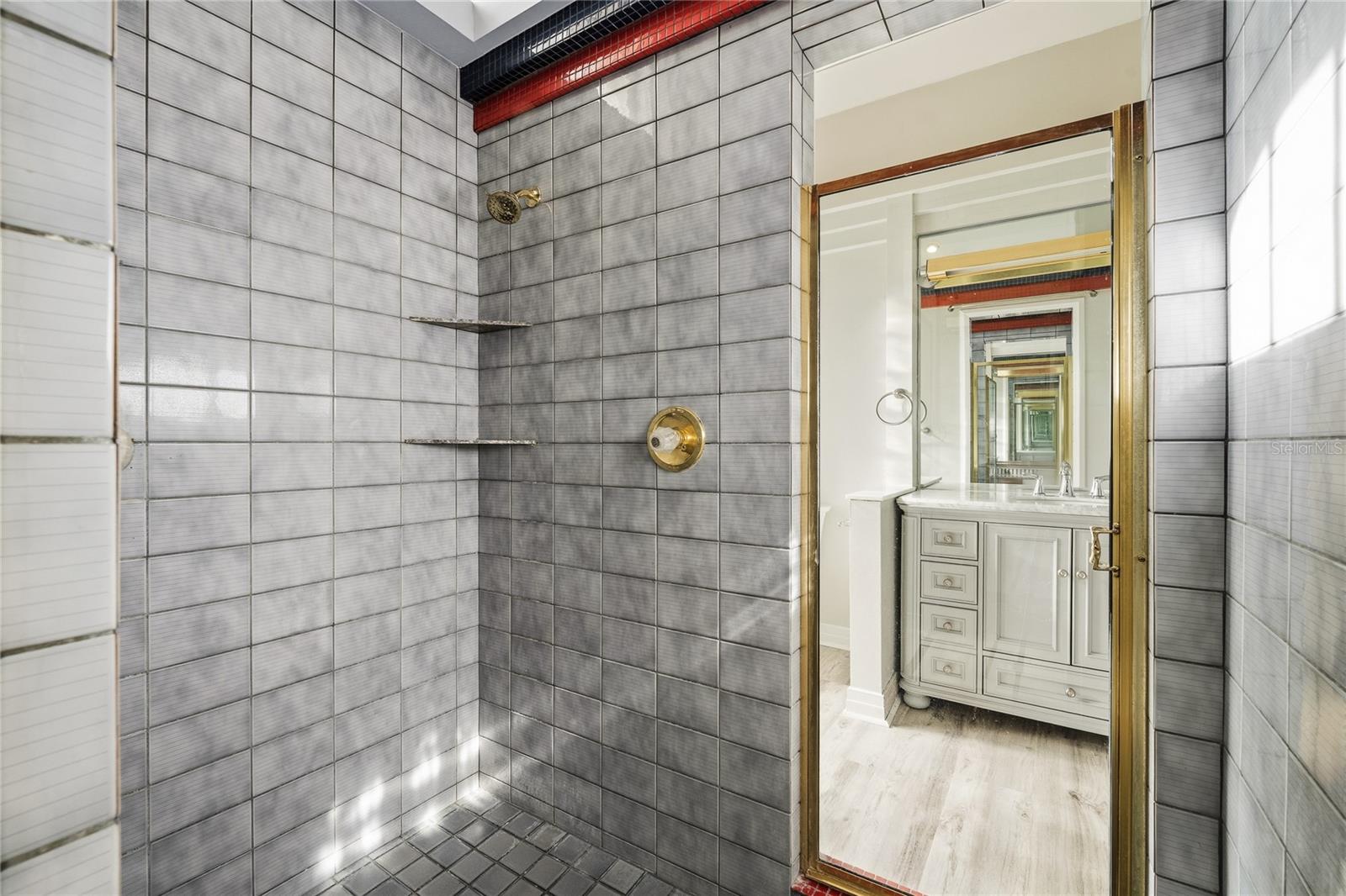 Image 23 of 42 For 803 Sweetwater Club Boulevard