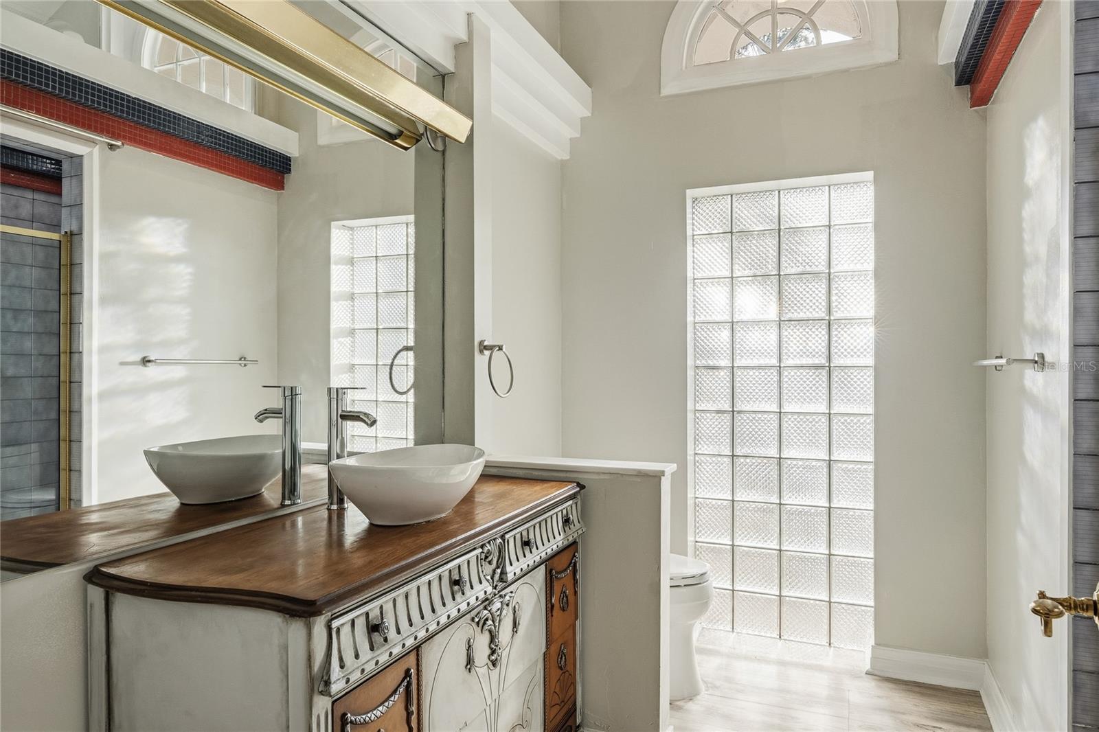 Image 24 of 42 For 803 Sweetwater Club Boulevard