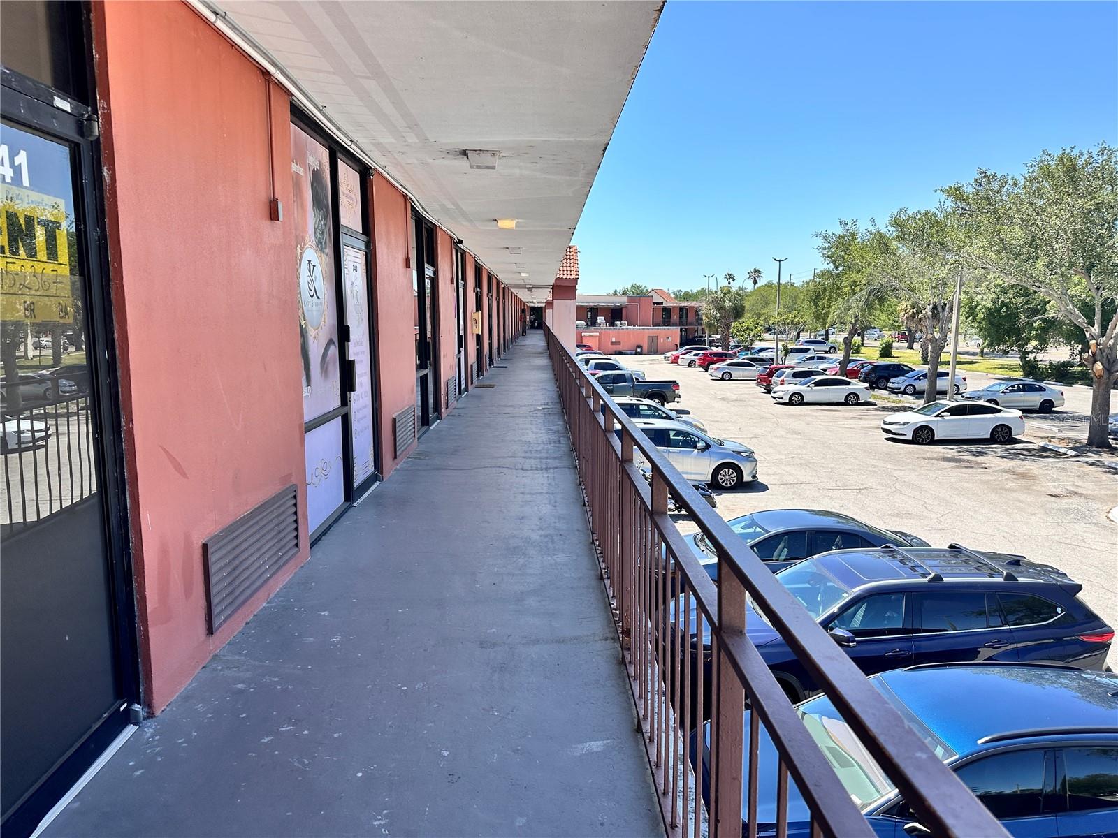 Image 8 of 9 For 8421 Orange Blossom Trail 220