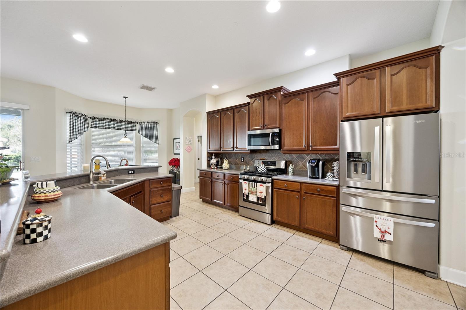 Image 23 of 40 For 4533 River Gem Avenue