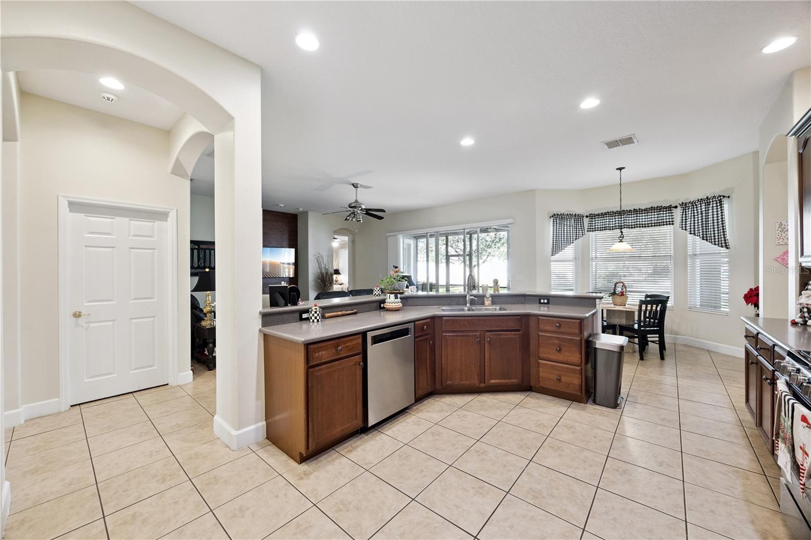 Image 24 of 40 For 4533 River Gem Avenue