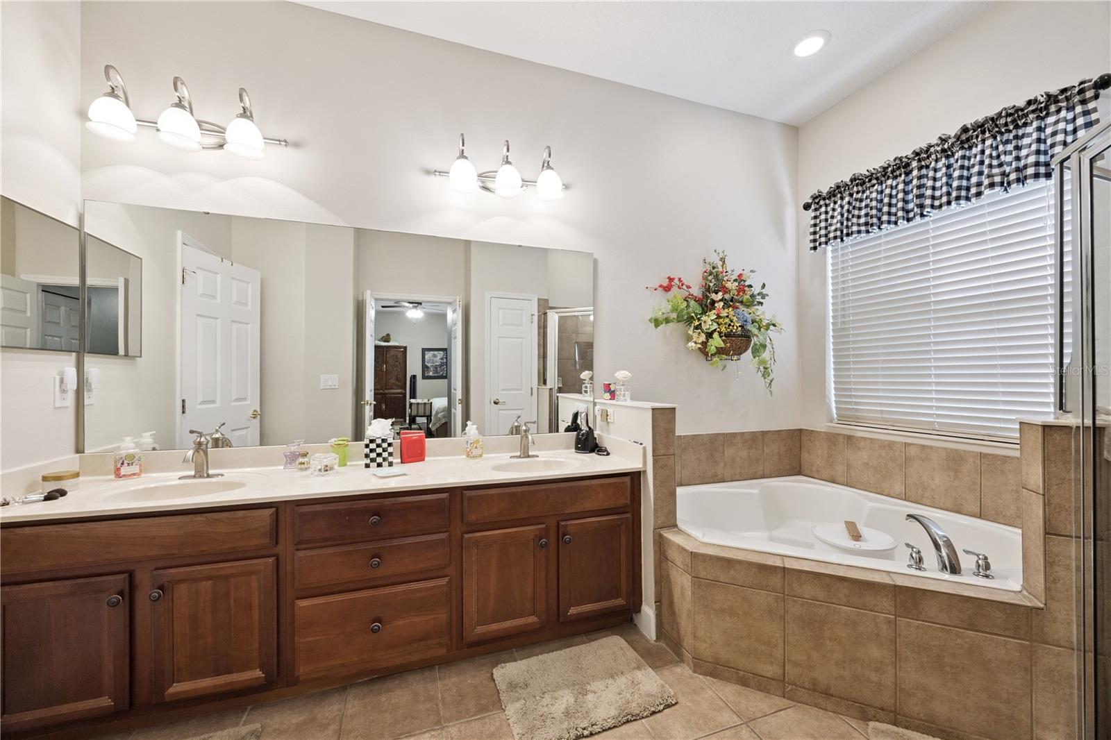 Image 30 of 40 For 4533 River Gem Avenue