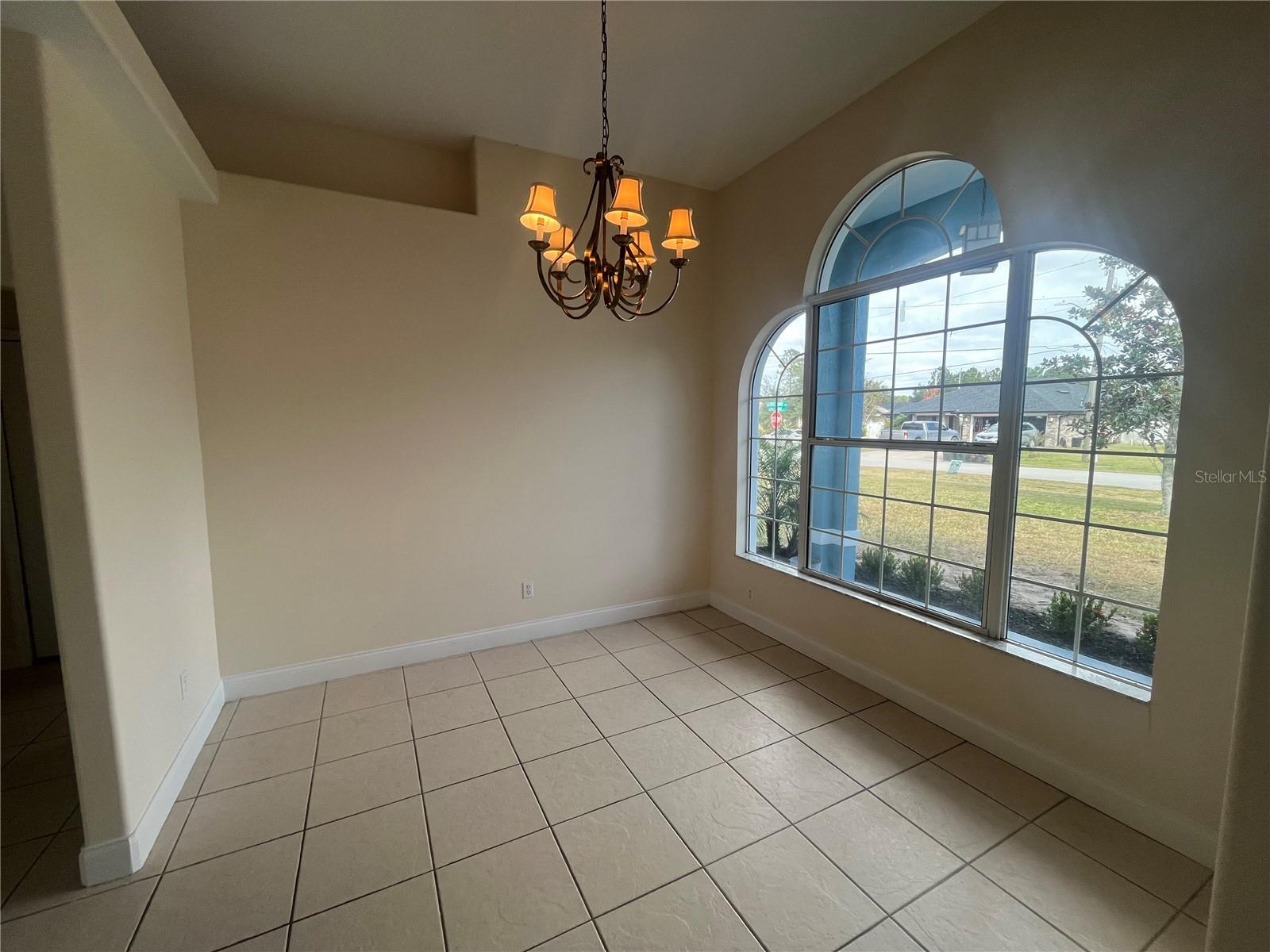 Image 7 of 15 For 10 Lewis Shire Place