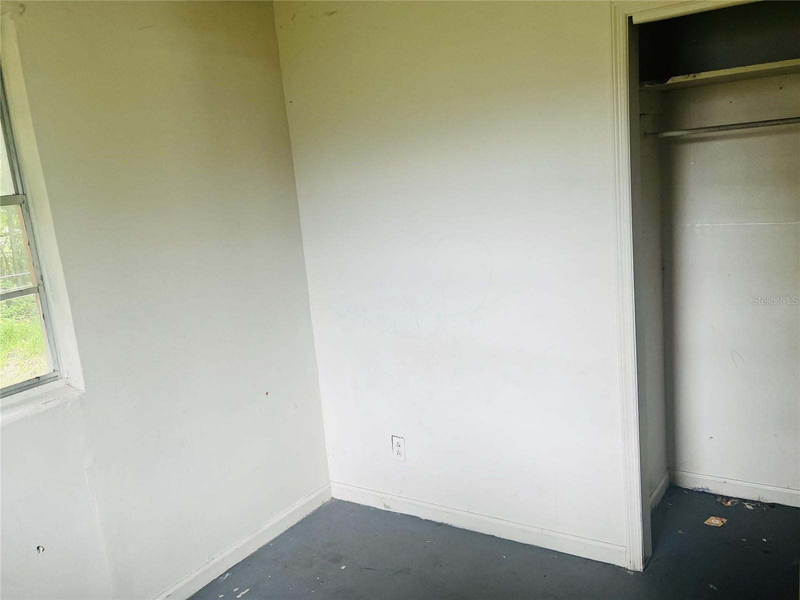 Image 3 of 8 For 2120 Pullman Avenue