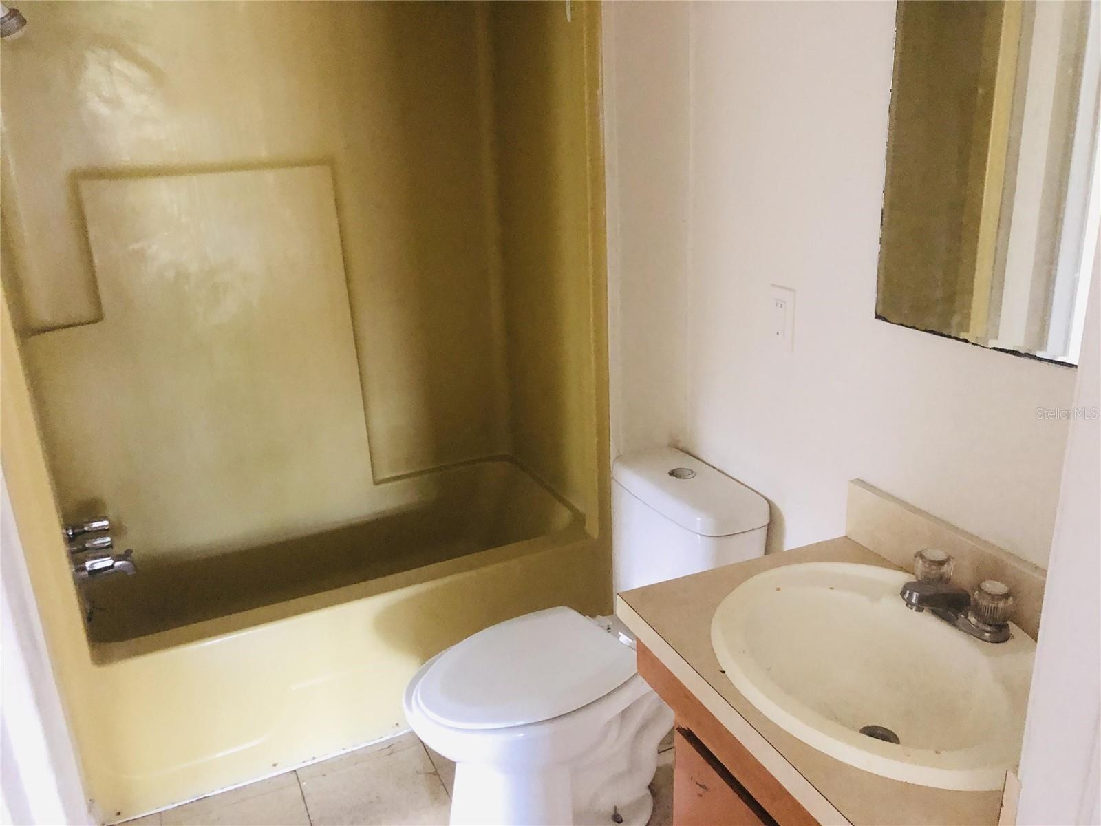 Image 4 of 6 For 1223 Parker Street 1