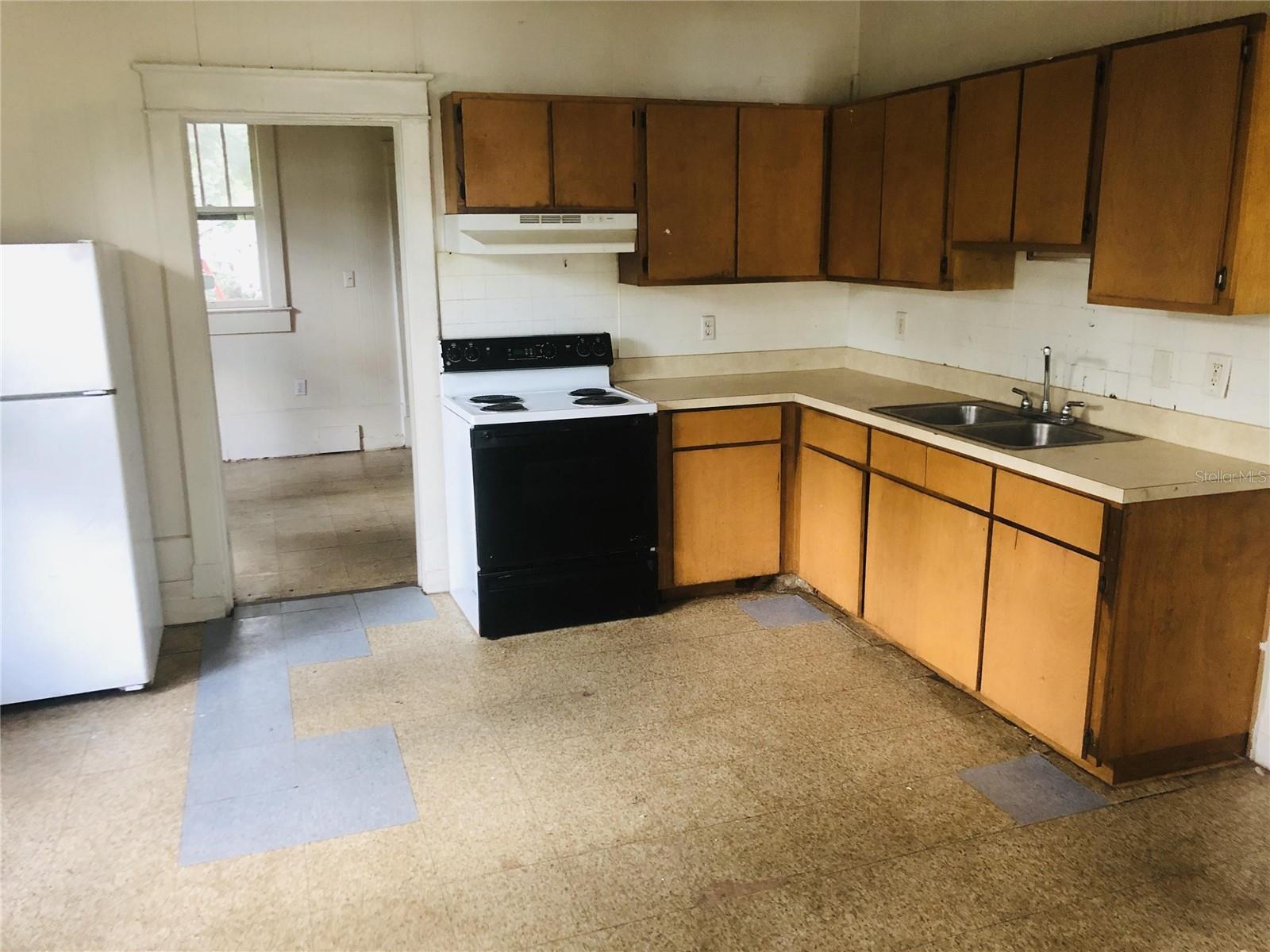 Image 5 of 6 For 1223 Parker Street 1