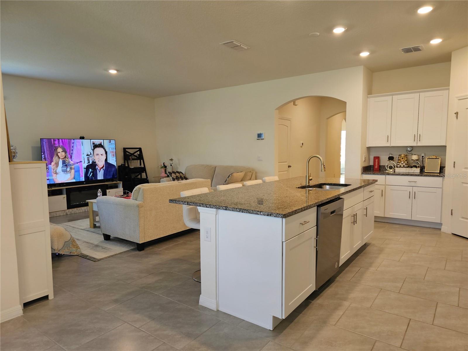 Image 11 of 38 For 2045 Rankin Street