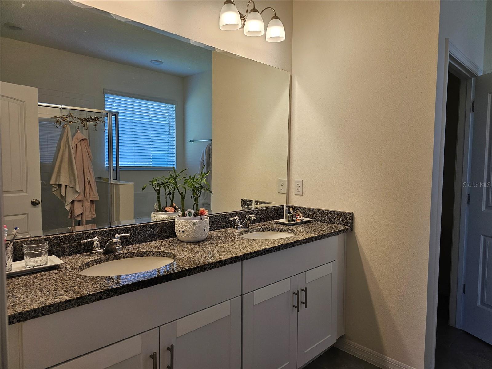 Image 25 of 38 For 2045 Rankin Street