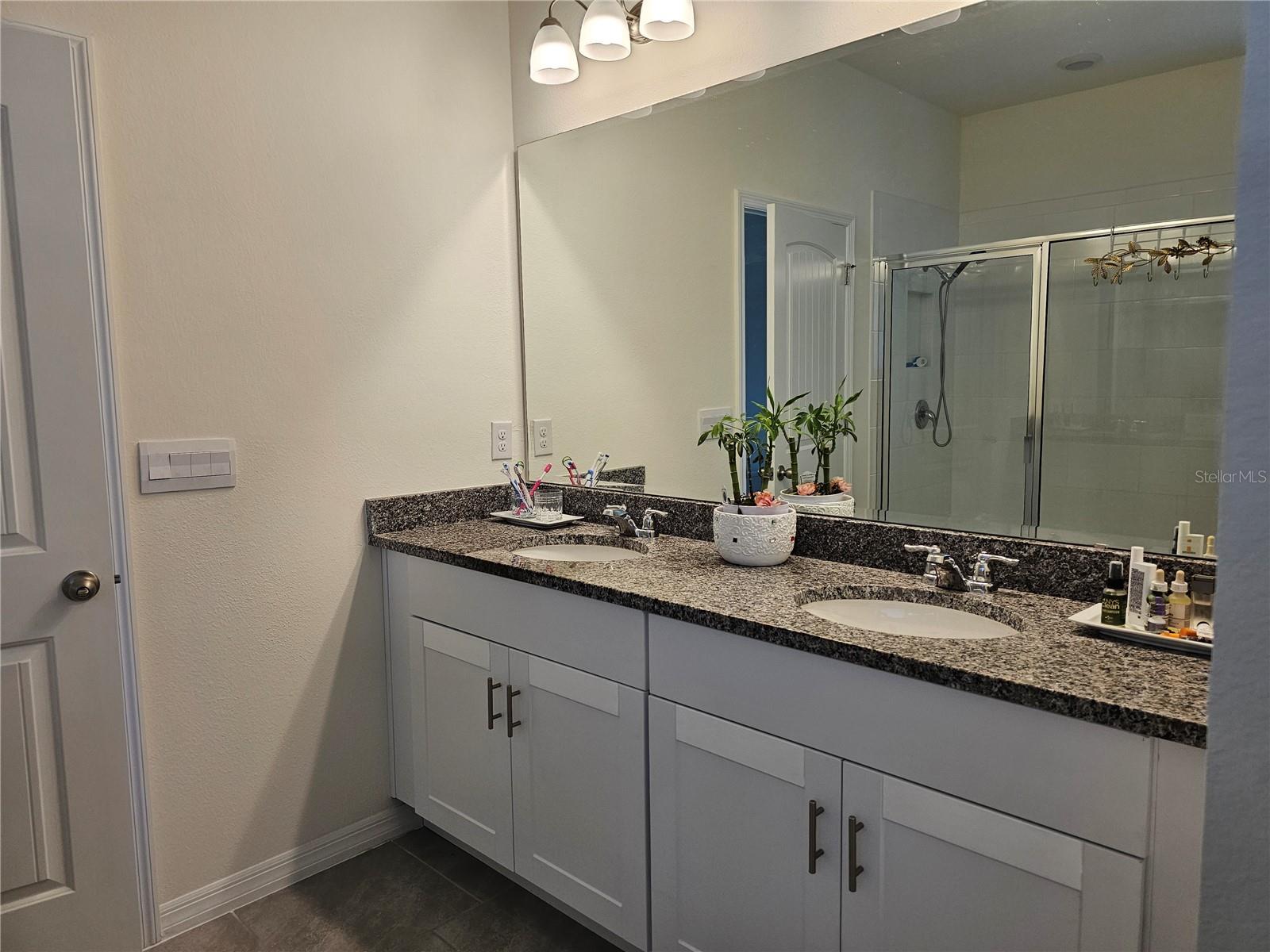 Image 31 of 38 For 2045 Rankin Street