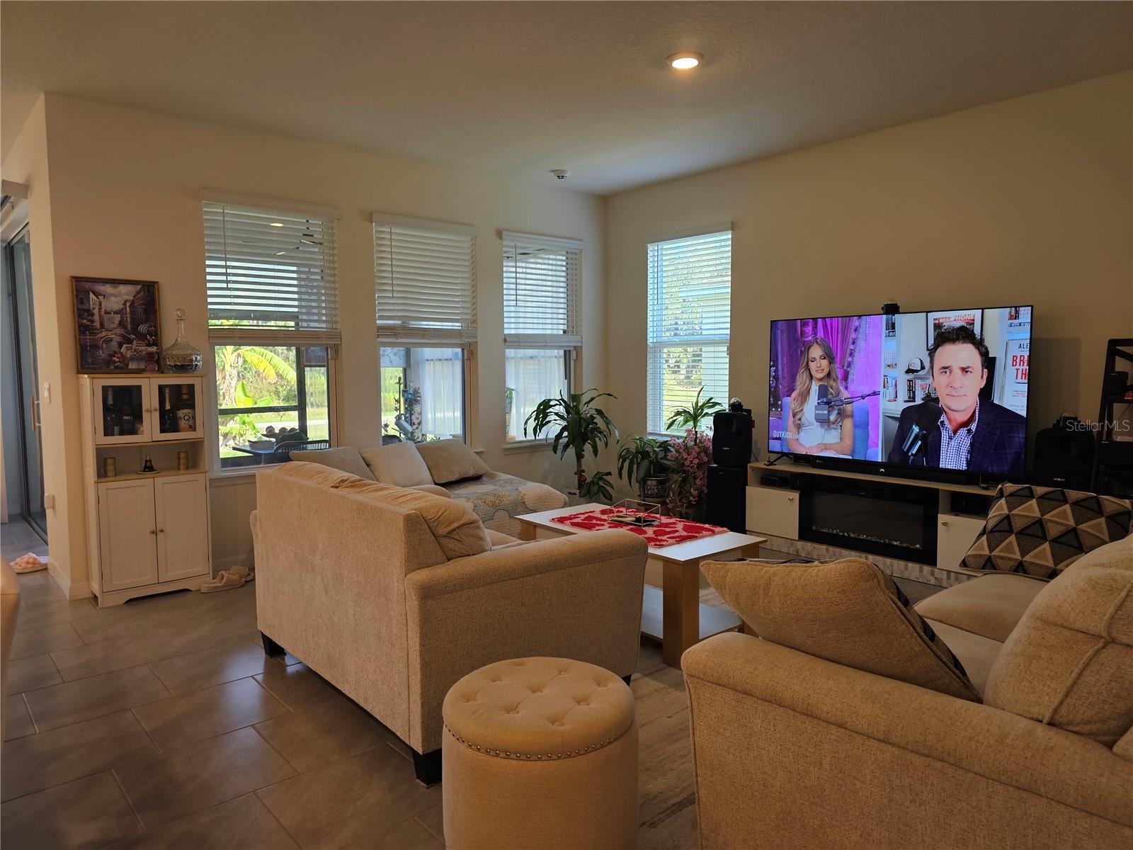 Image 4 of 38 For 2045 Rankin Street