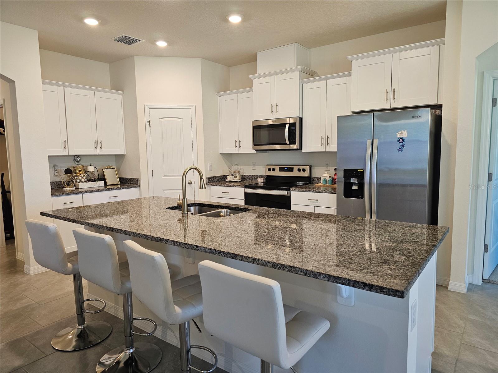 Image 7 of 38 For 2045 Rankin Street