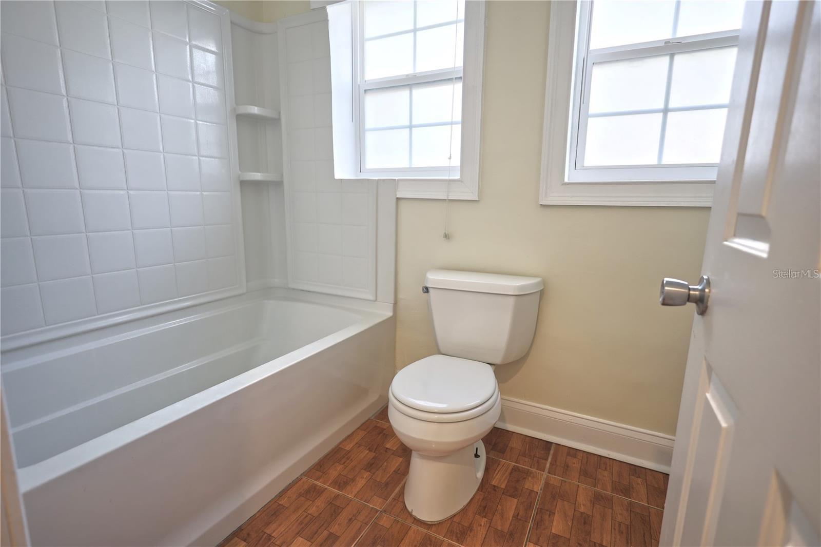 Image 9 of 11 For 600 Cathcart Avenue