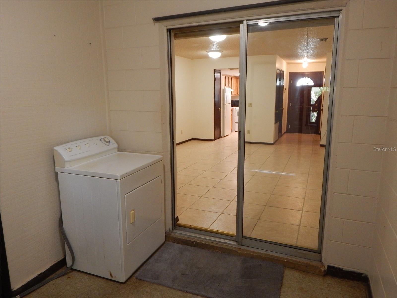 Image 18 of 28 For 2505 Coral Avenue