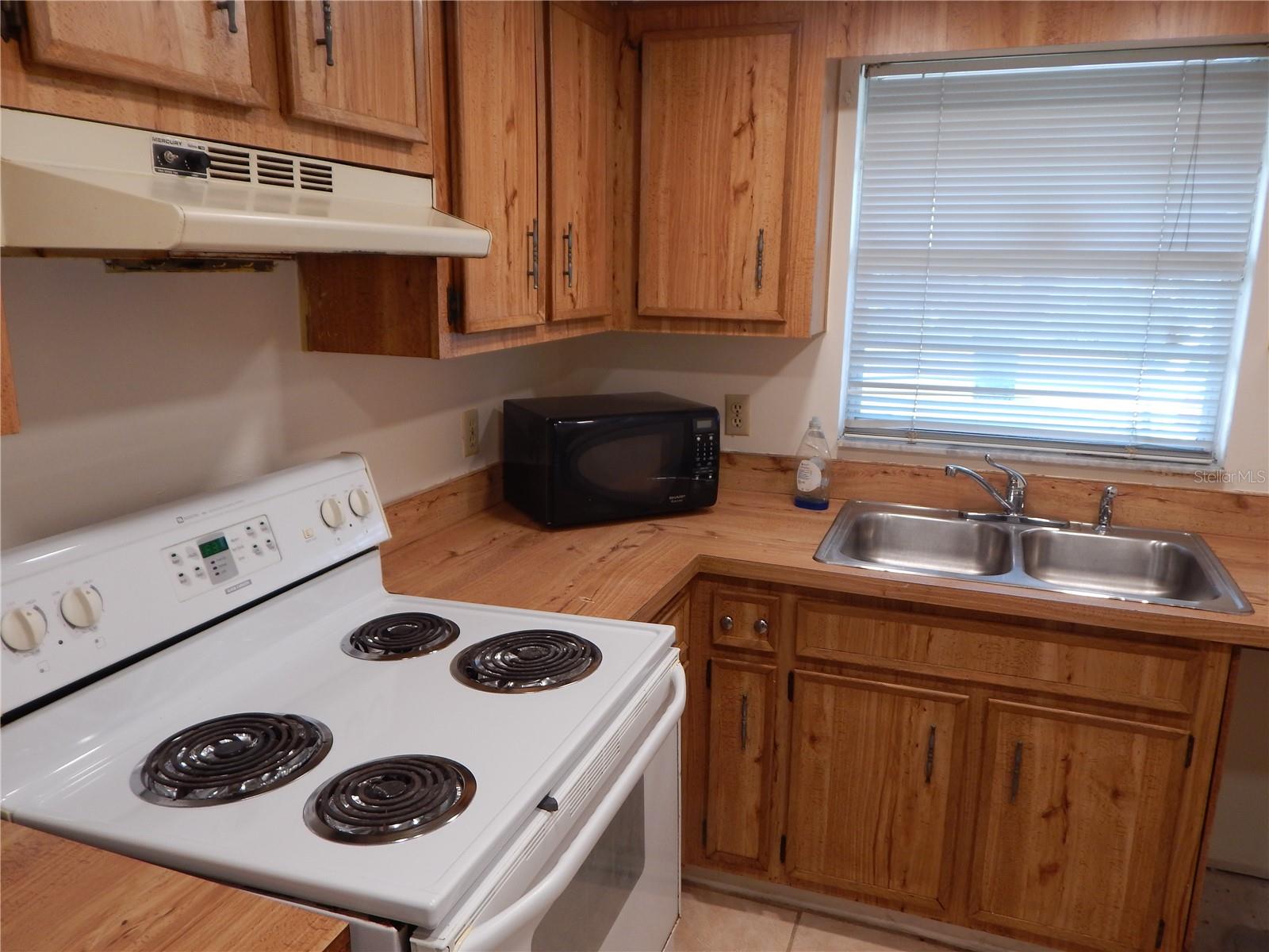 Image 7 of 28 For 2505 Coral Avenue