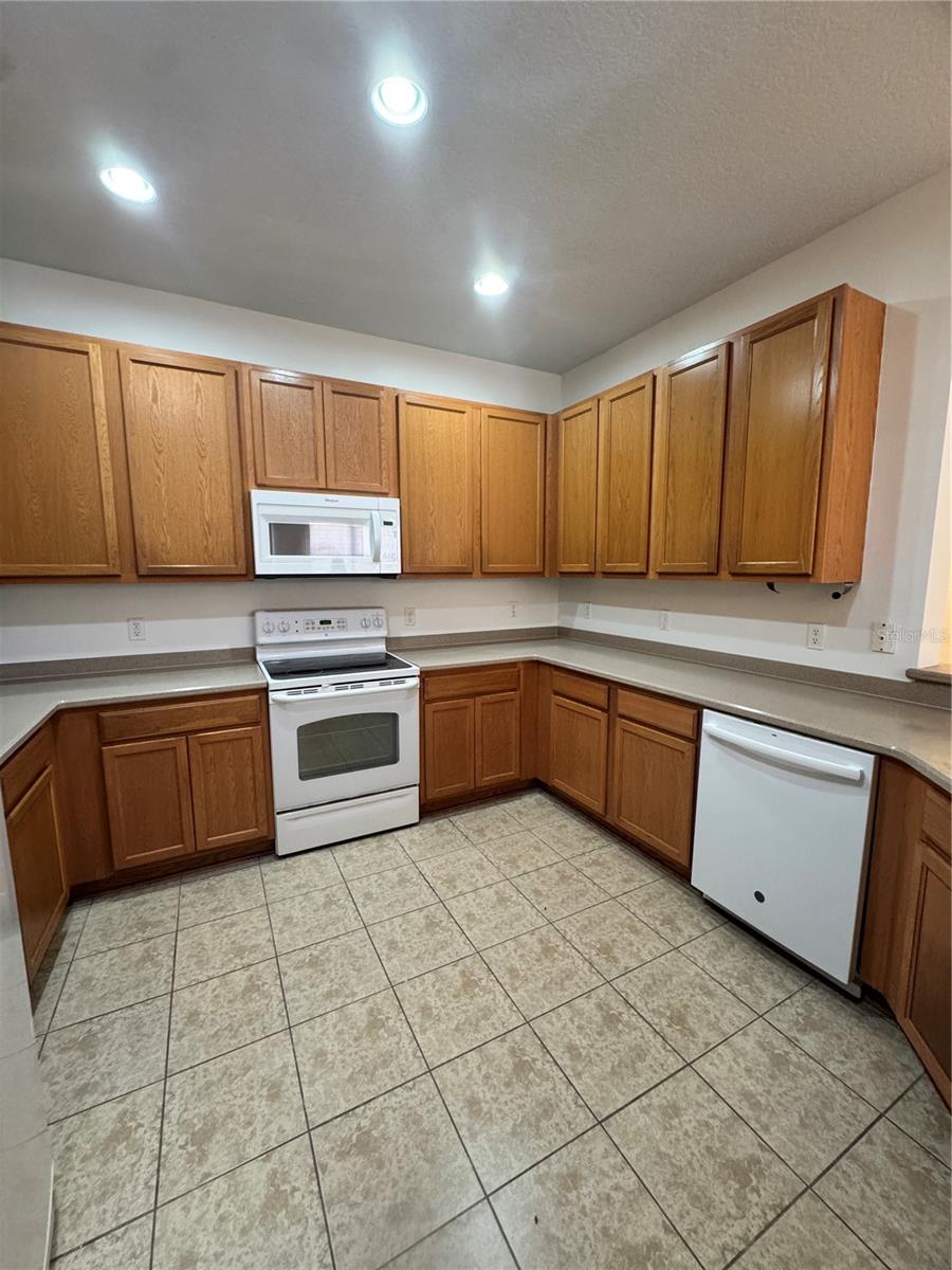 Image 4 of 14 For 3038 Seaview Castle Drive