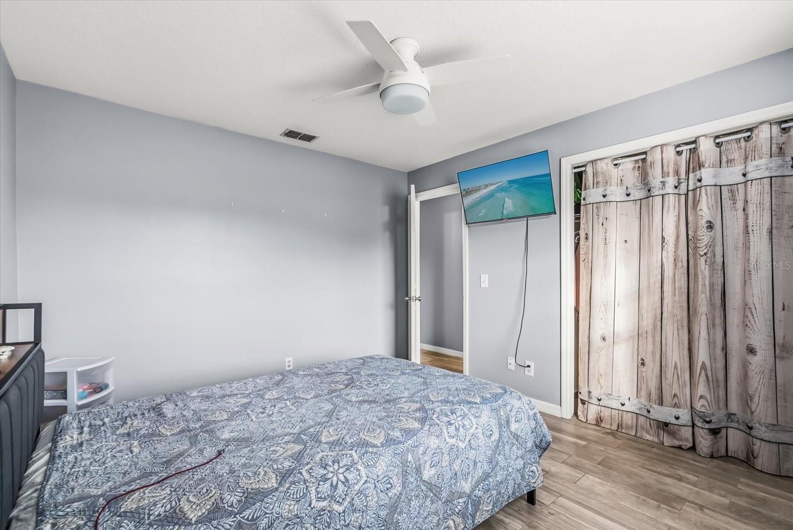 Image 14 of 31 For 9729 Heatherwood Court