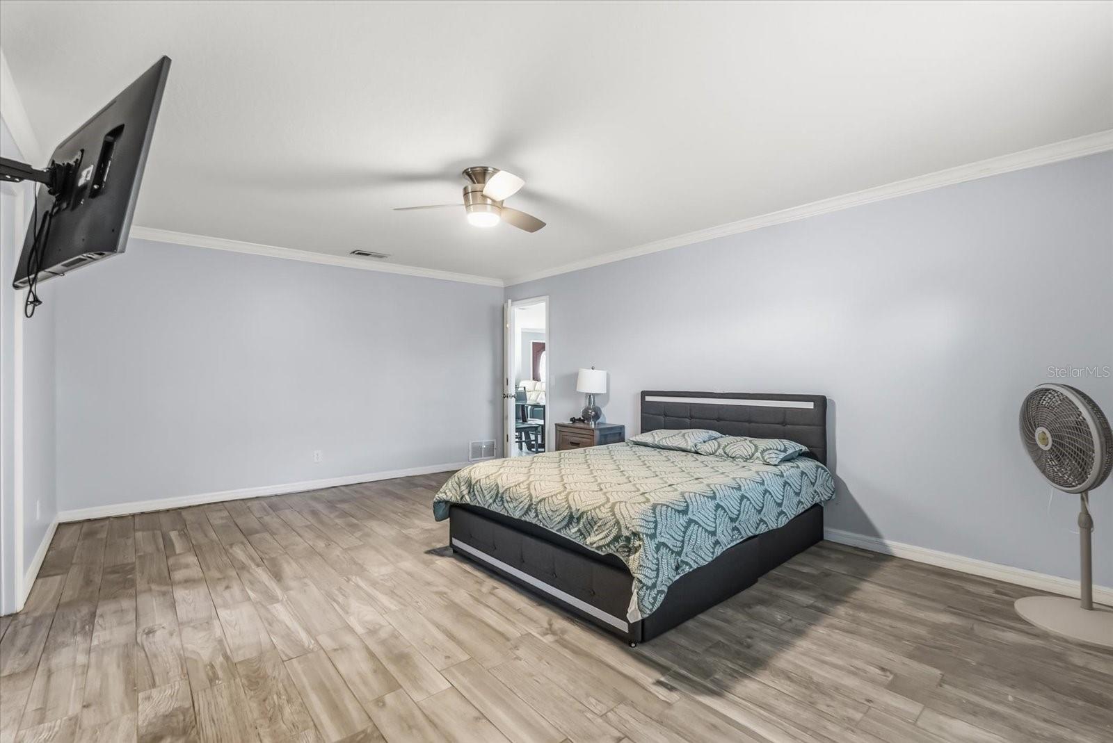 Image 18 of 31 For 9729 Heatherwood Court