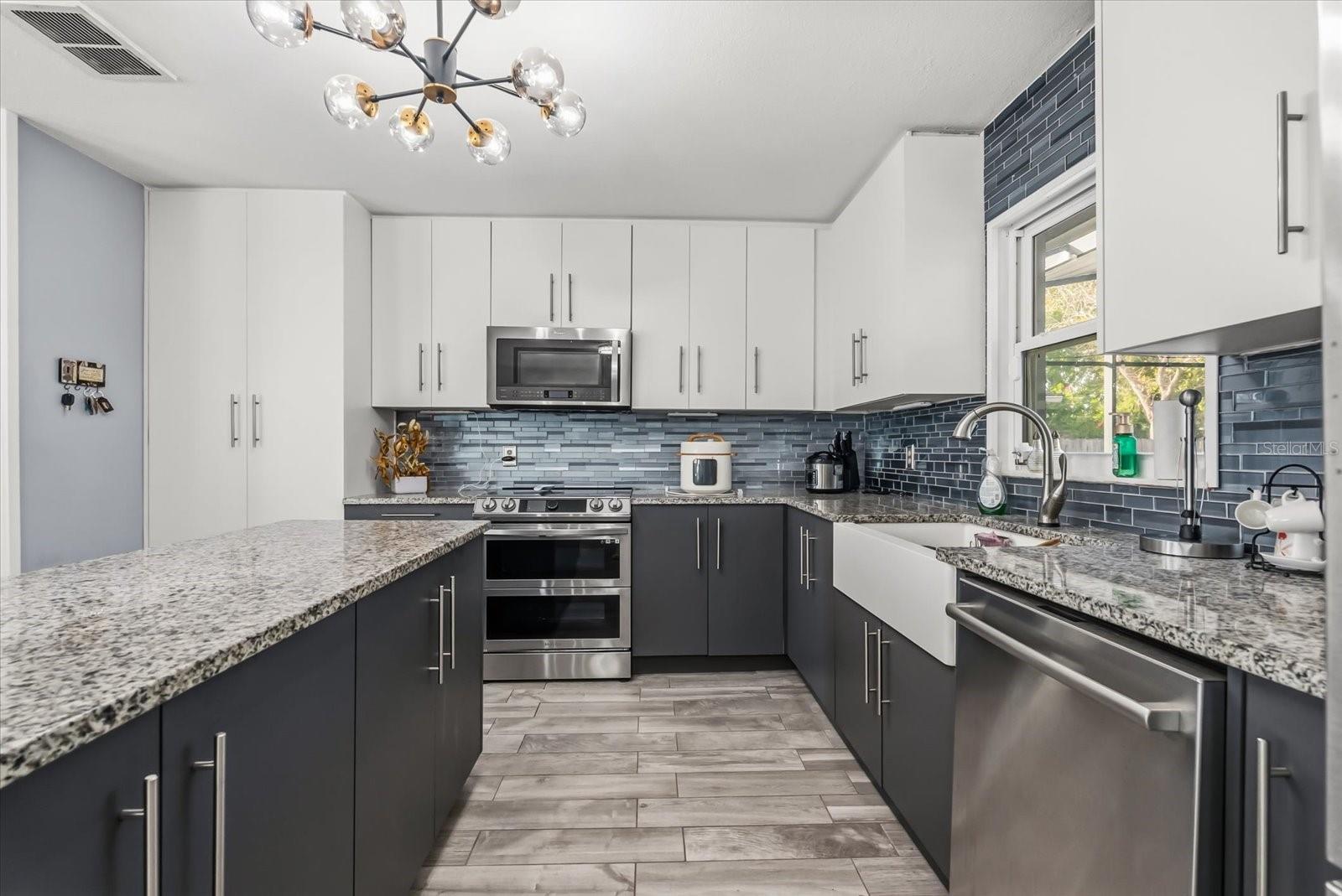 Image 8 of 31 For 9729 Heatherwood Court