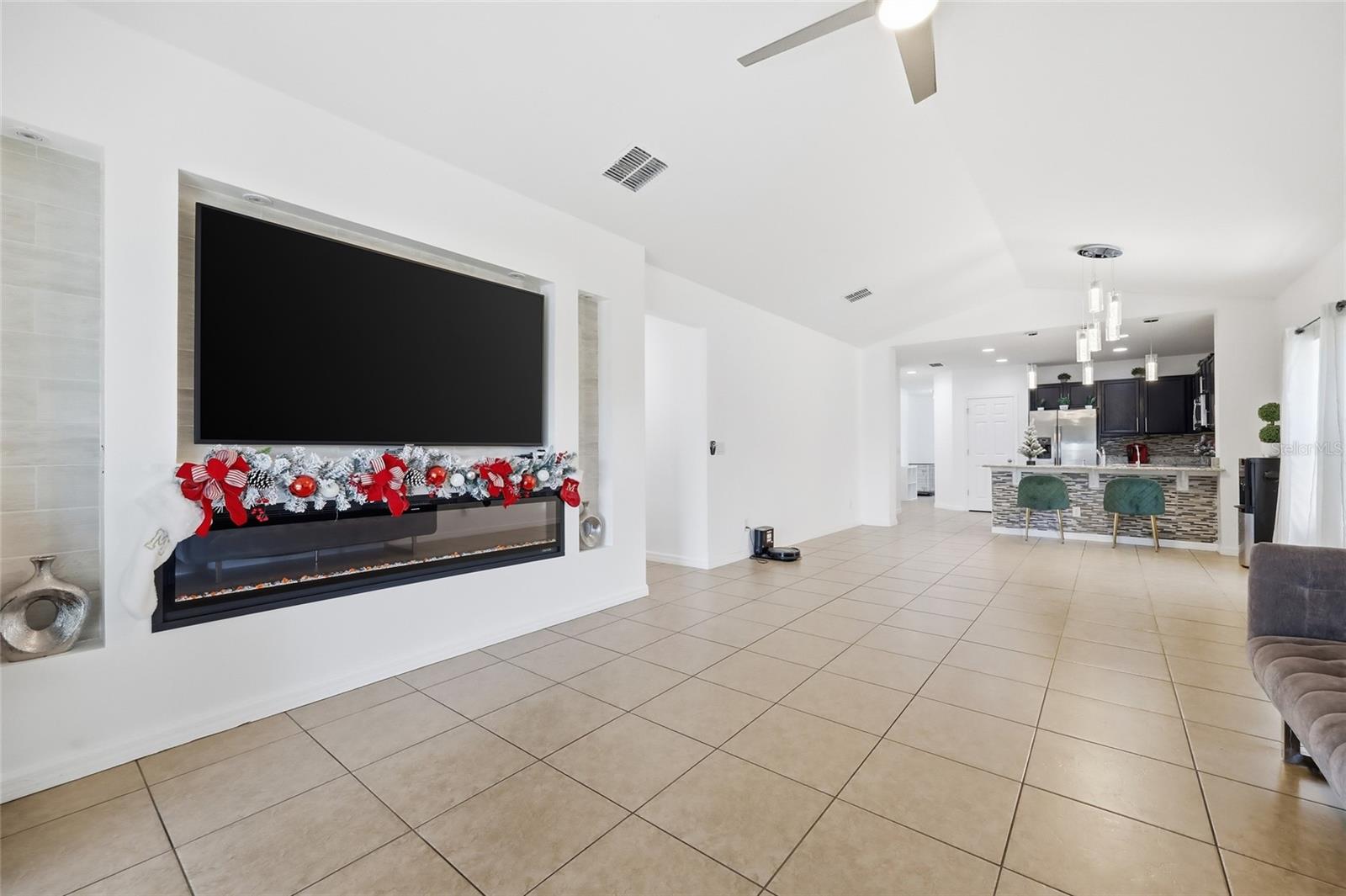 Image 18 of 44 For 4636 Marcos Circle