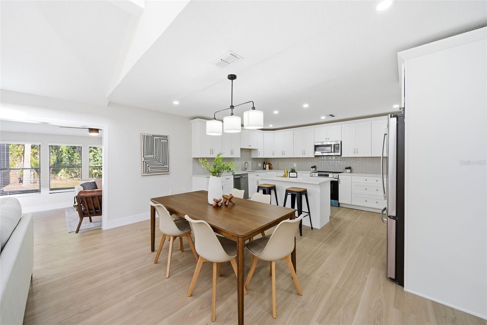 Image 10 of 38 For 1710 Woodside Court